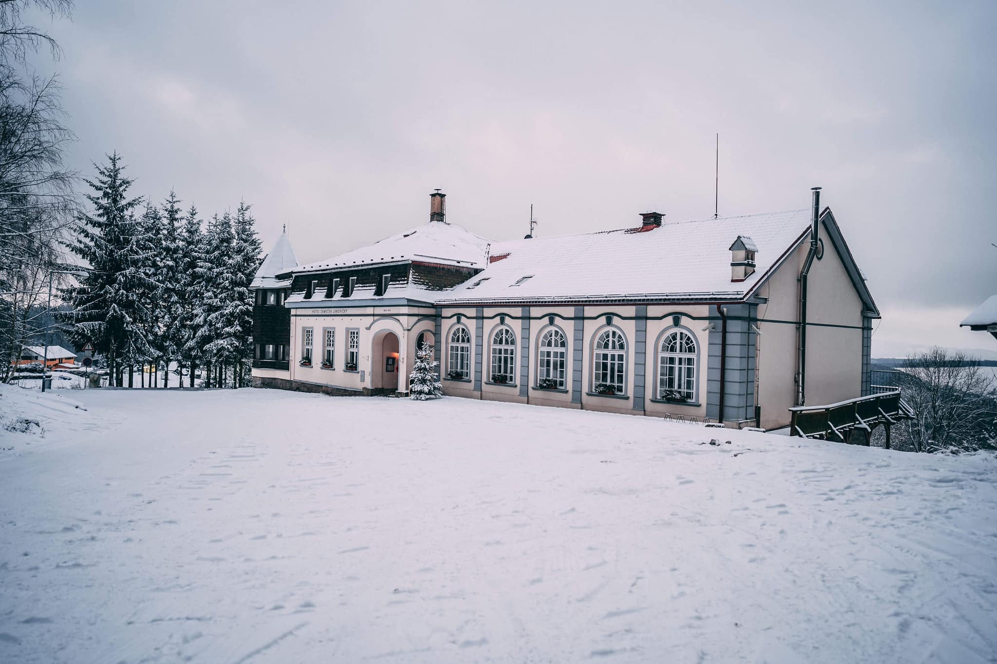 Hotel Zámeček Janovičky foto 2