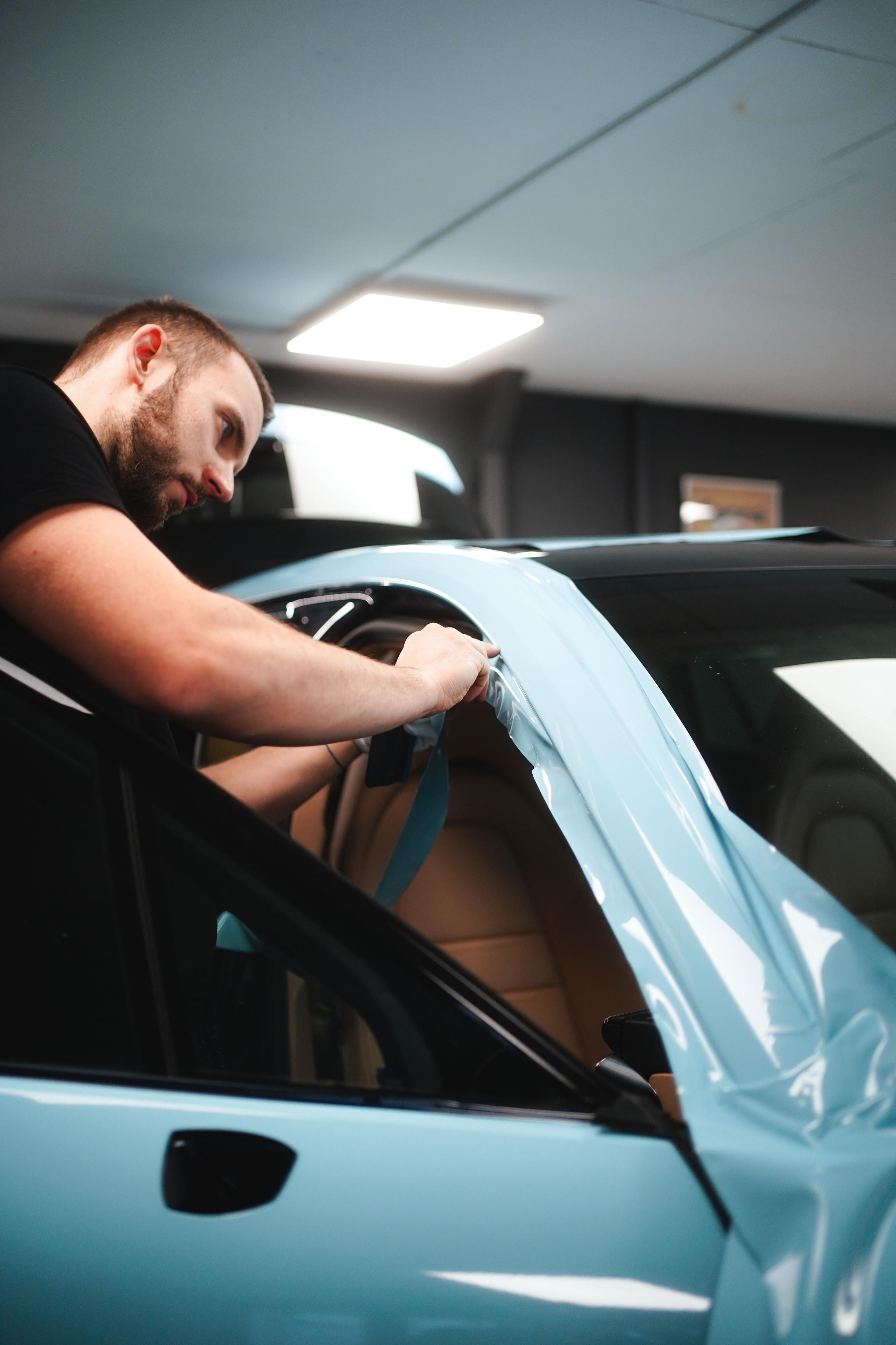 Barevné a reklamní polepy