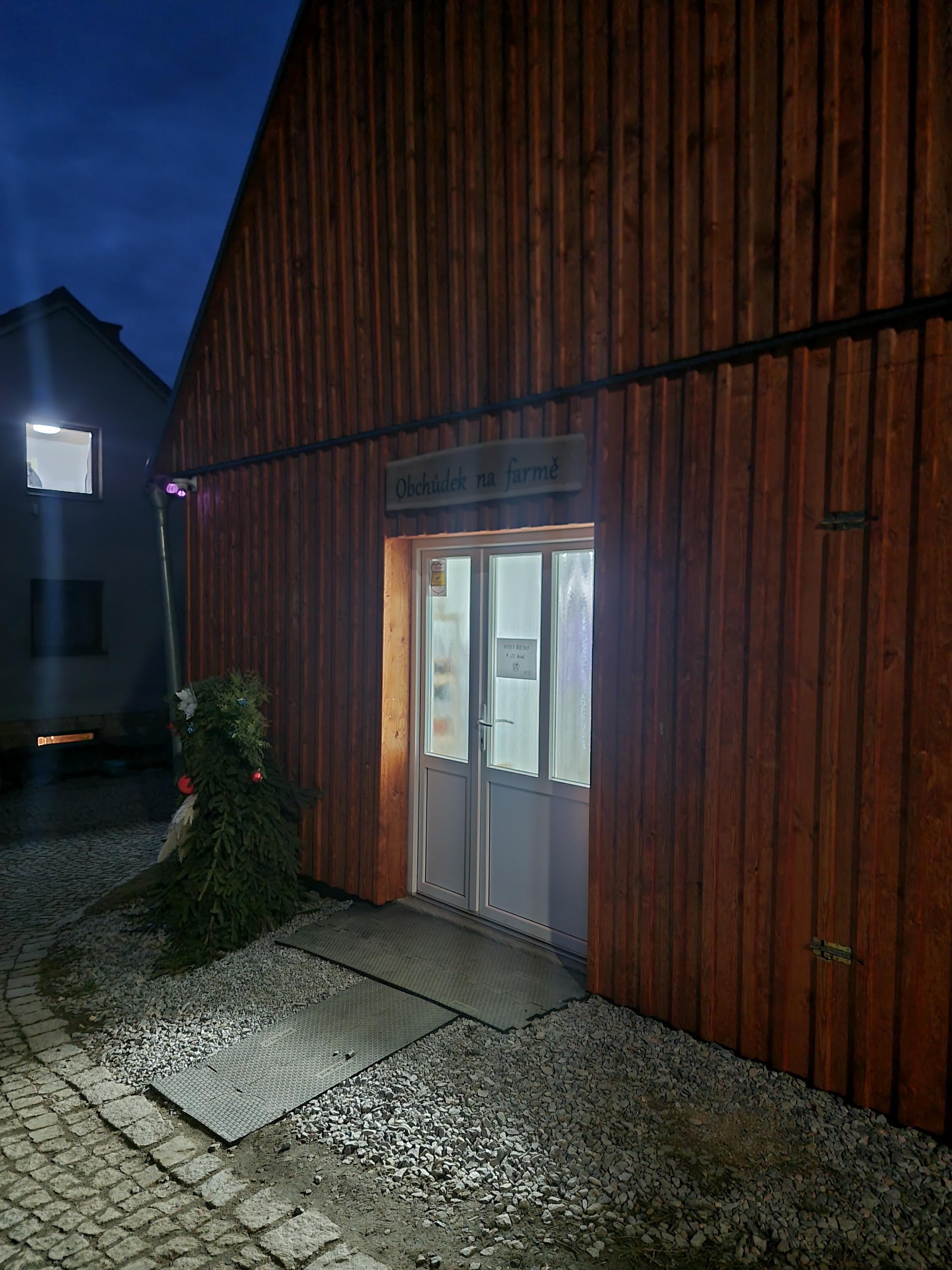 Prodejní automaty - Farma rodiny Dlouhých foto 3