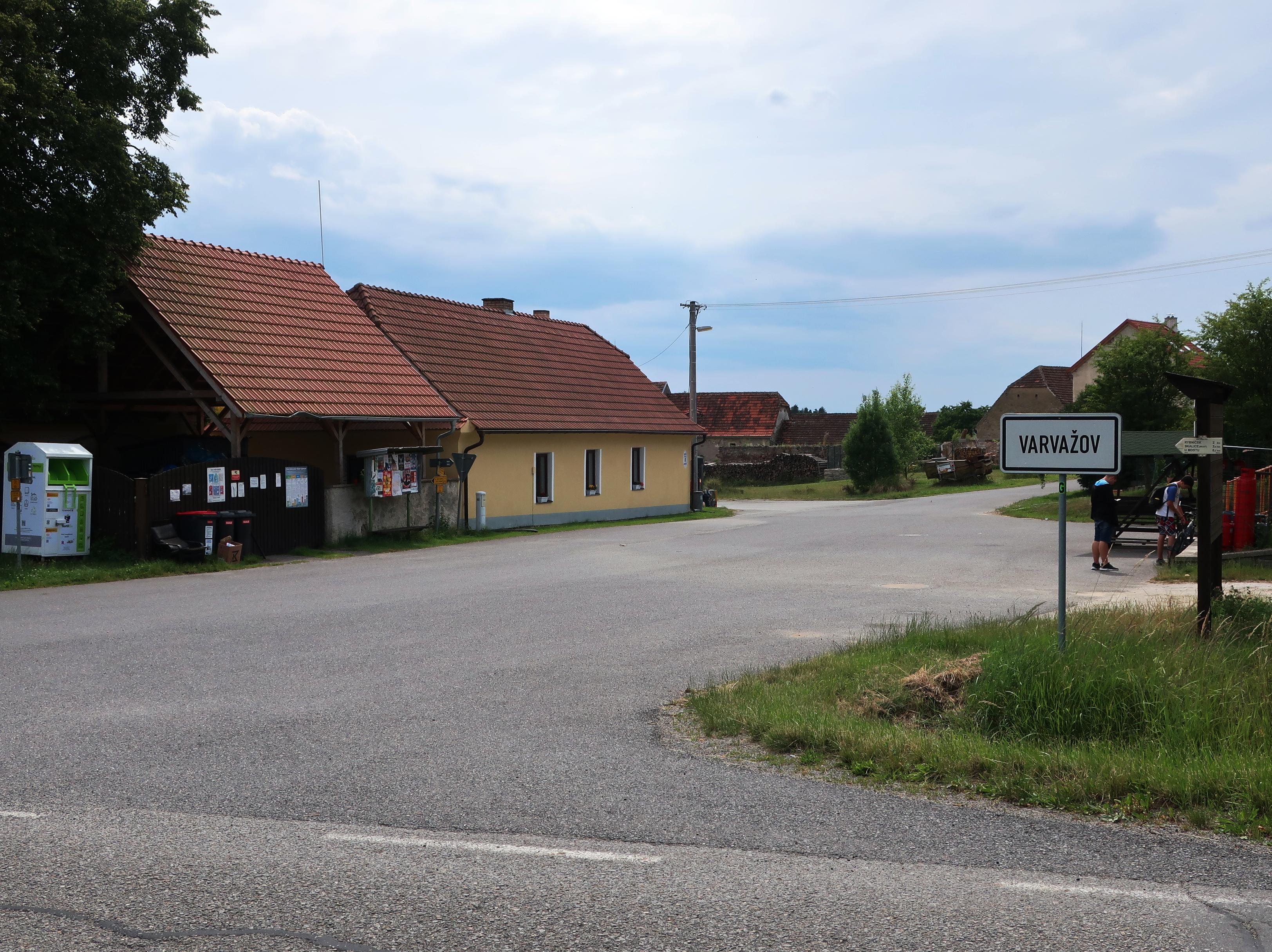 Varvažov - obecní úřad foto 5