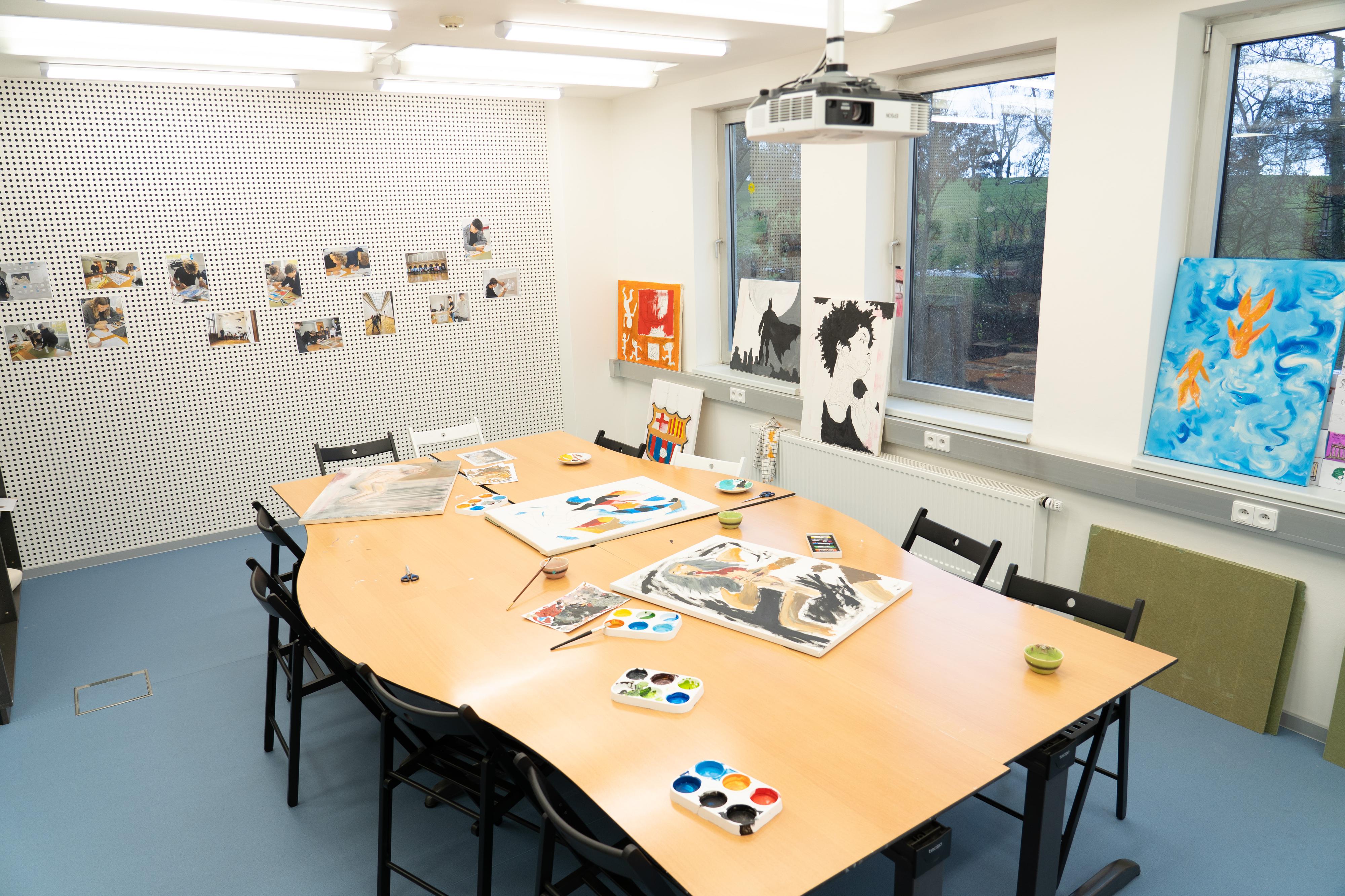 Gymnázium VICTORIA HIGH SCHOOL foto 4