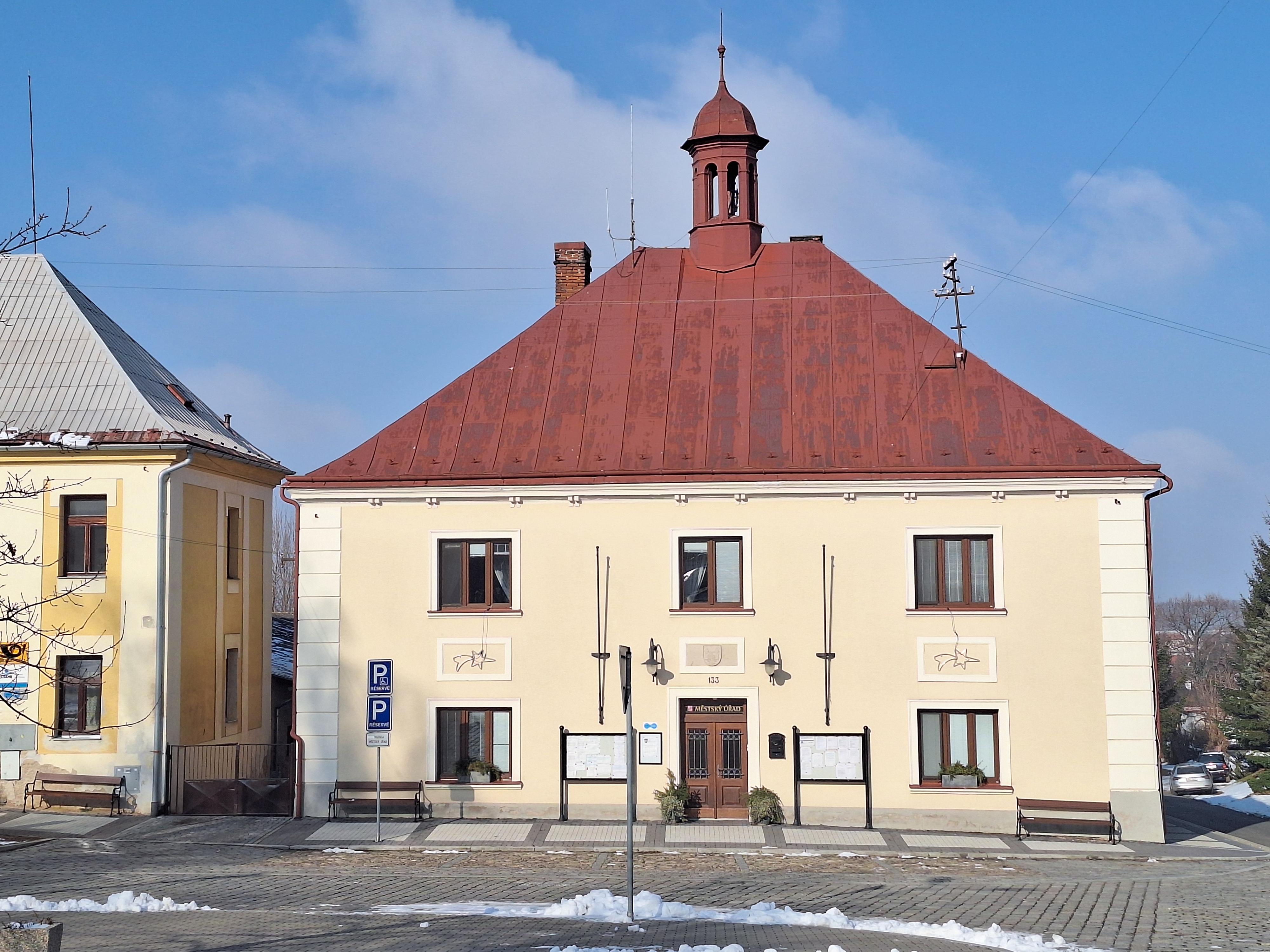 Zásmuky - městský úřad foto 2