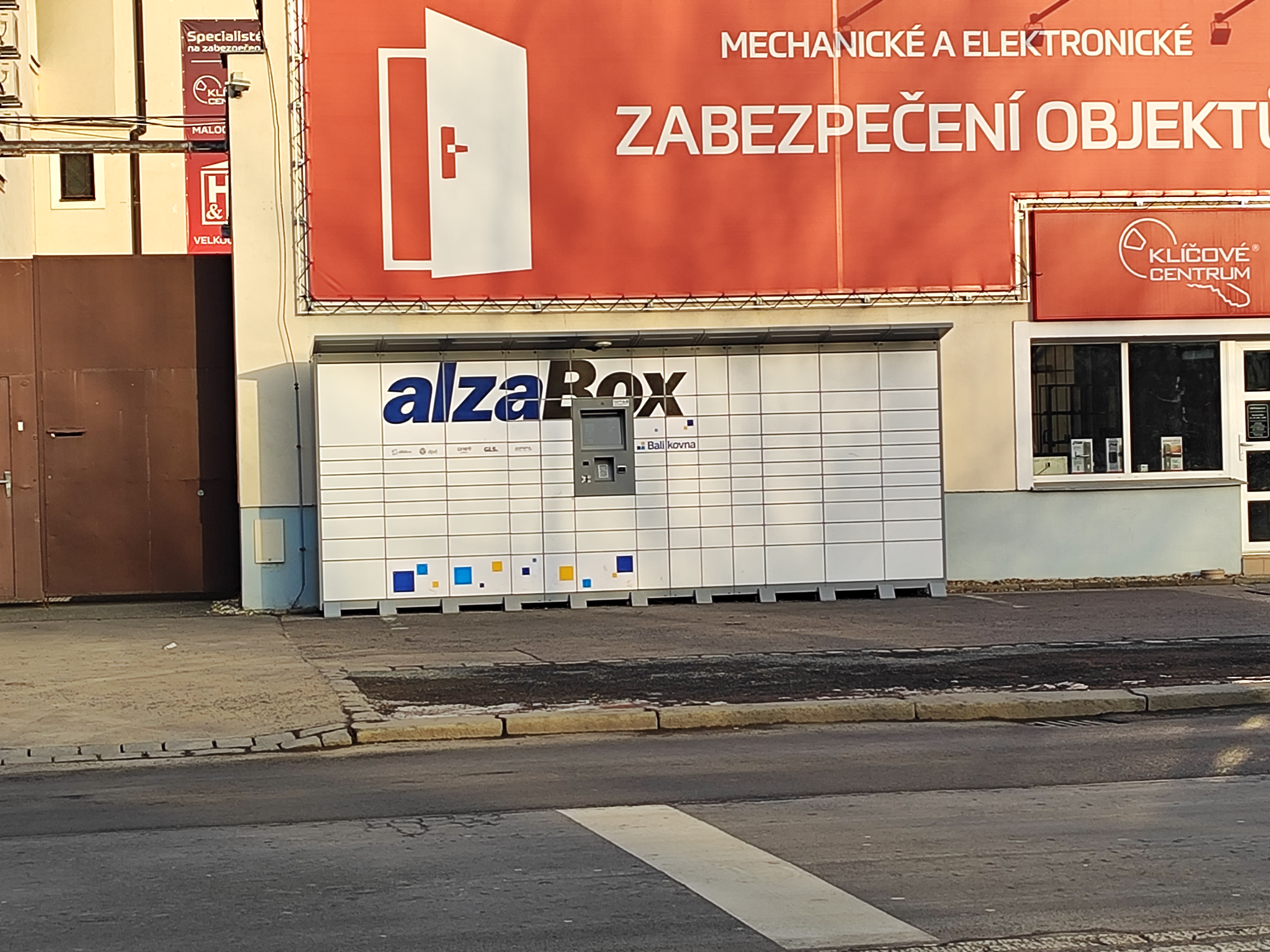 AlzaBox