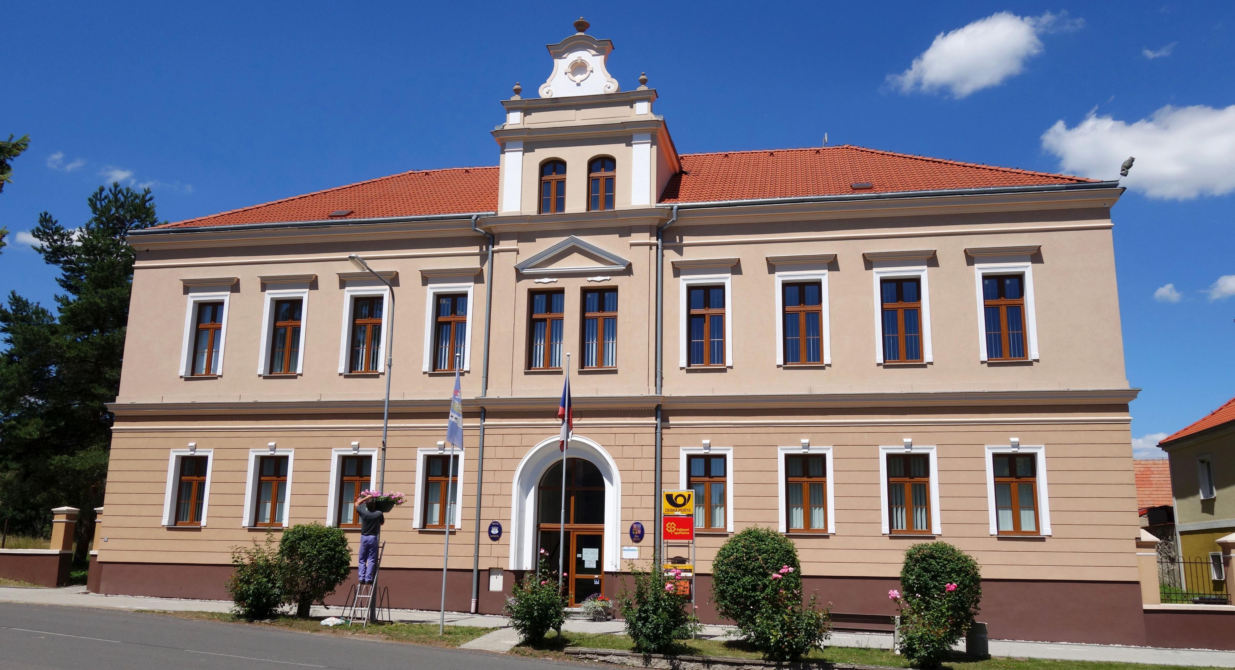Nepomyšl - úřad městyse foto 6