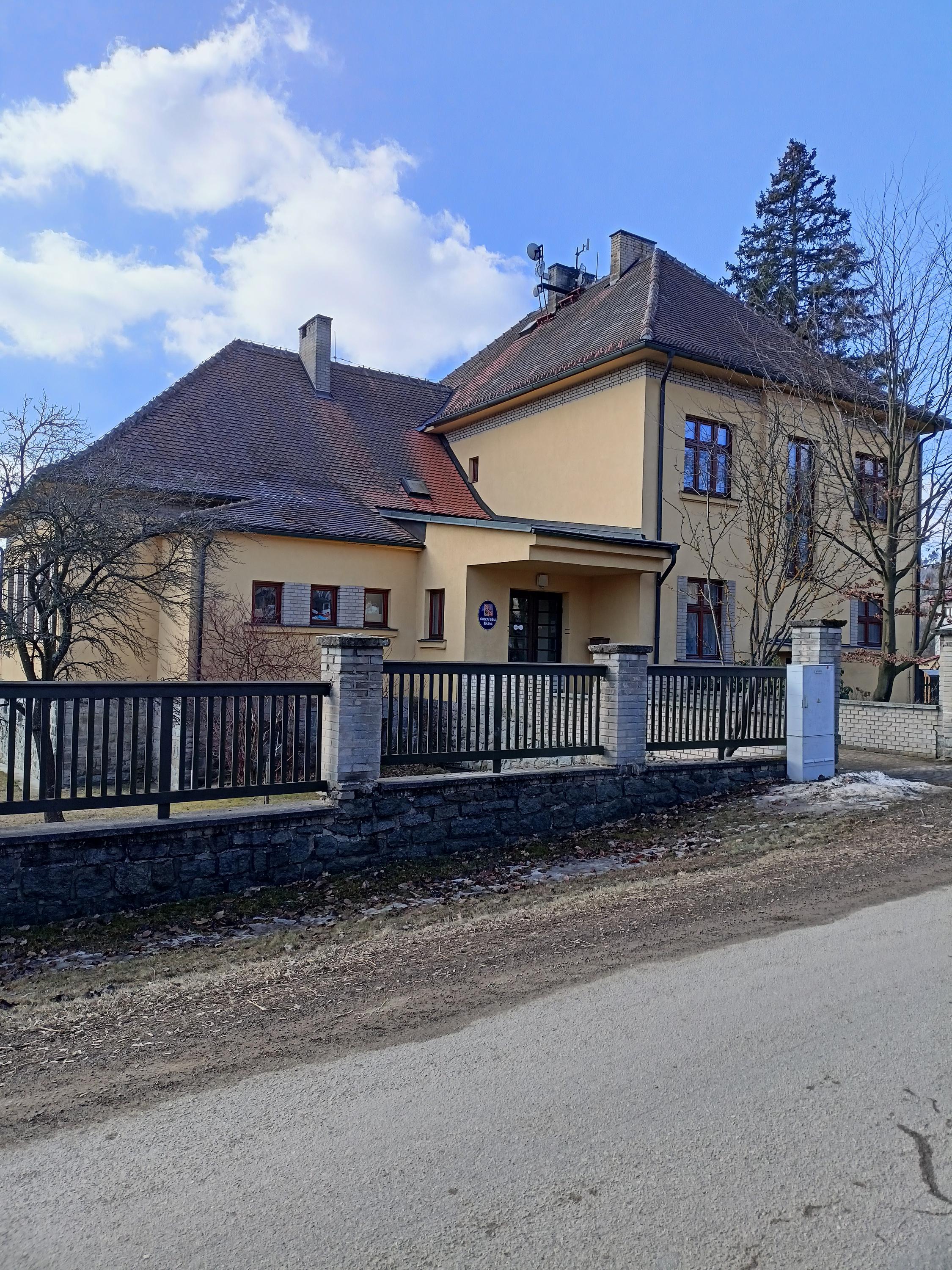 Řásná - obecní úřad foto 4