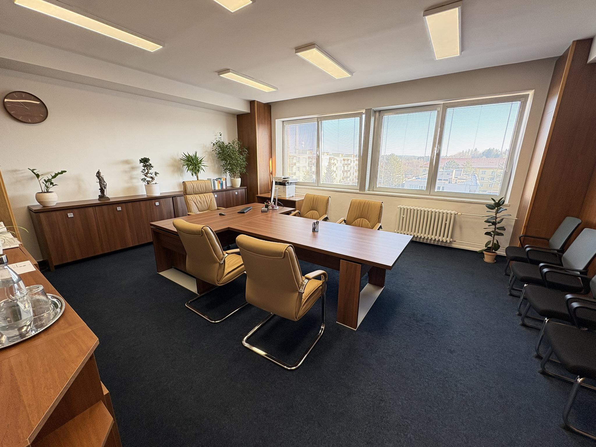 Mgr. Patrik Luběna - notář foto 2