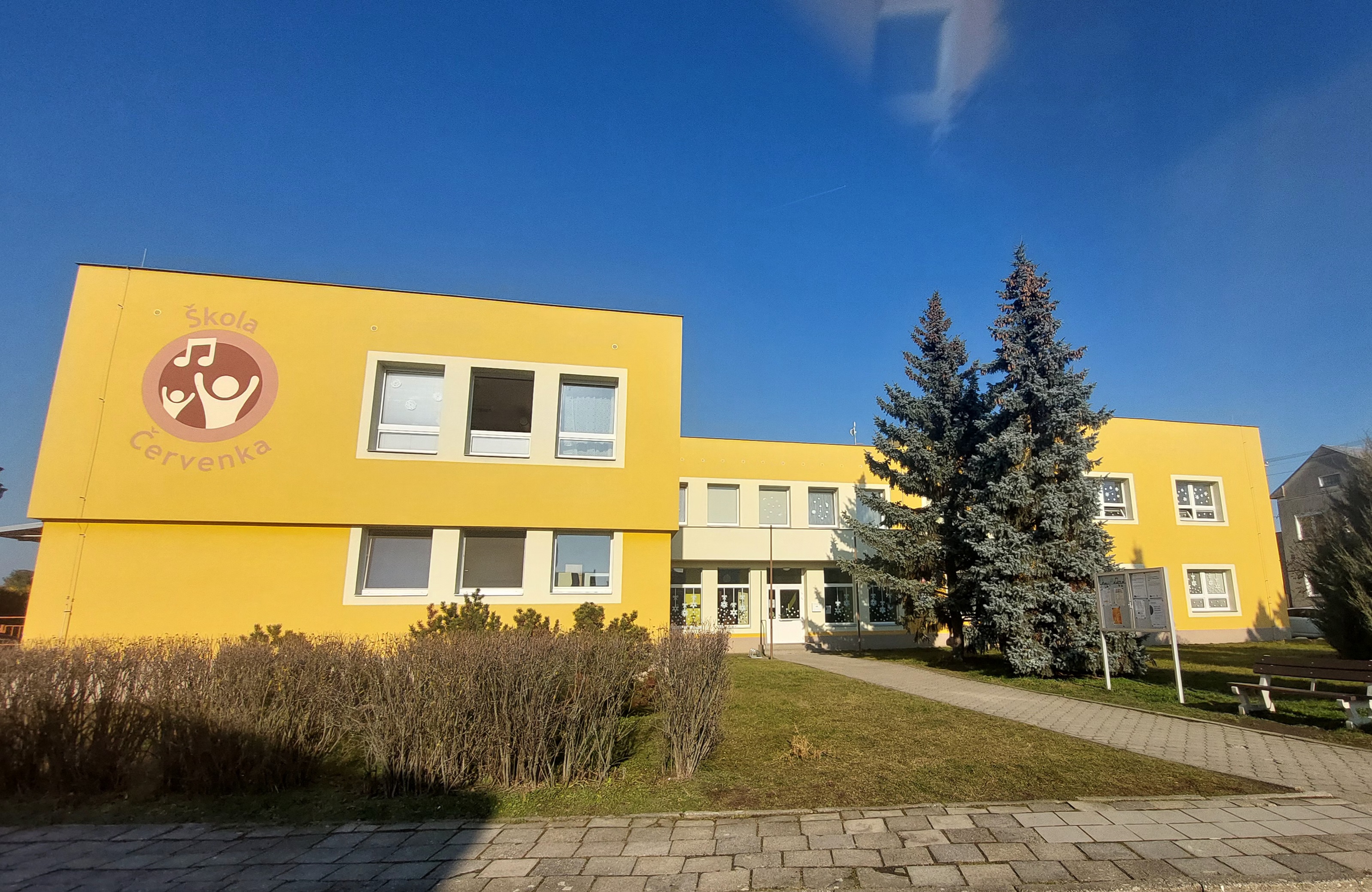 Základní škola a Mateřská škola Červenka