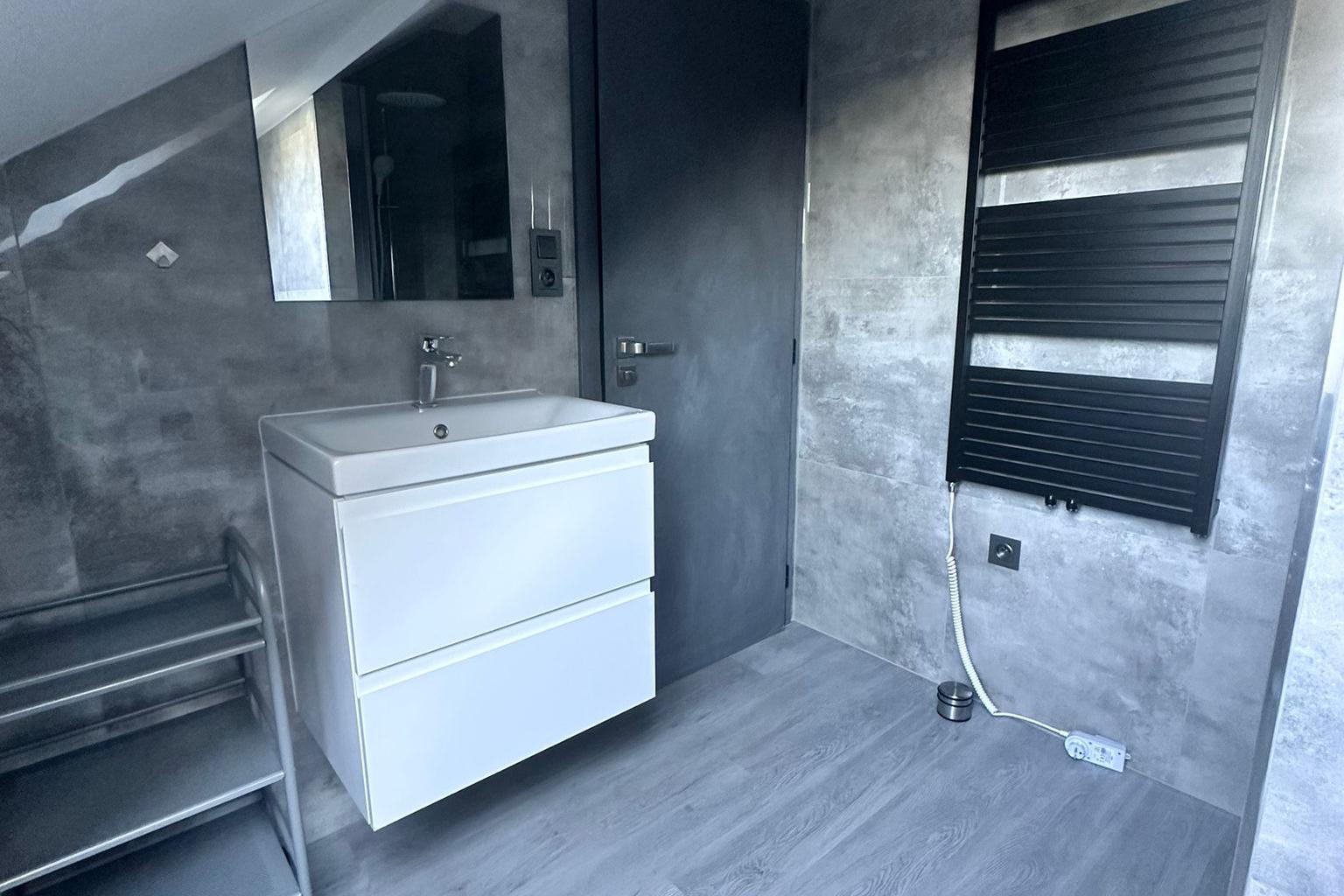 Podlahy a dveře Bajnár