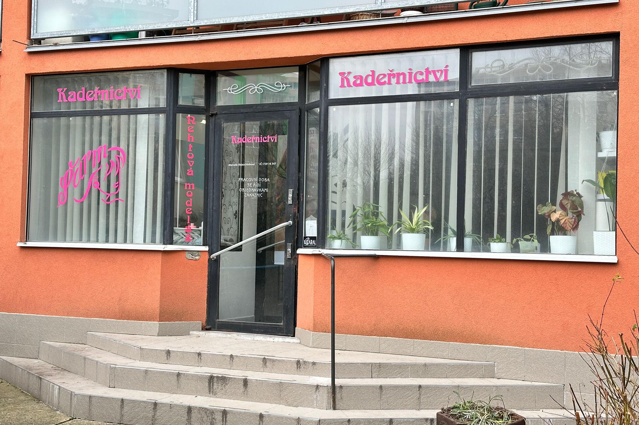 Kadeřnice Monika Reichová foto 1