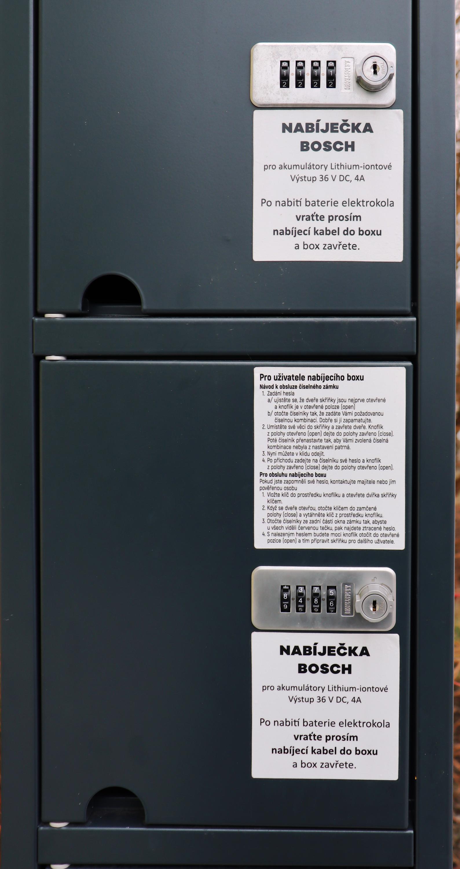 Nabíjecí stanice pro elektrokola a mobilní zařízení foto 4