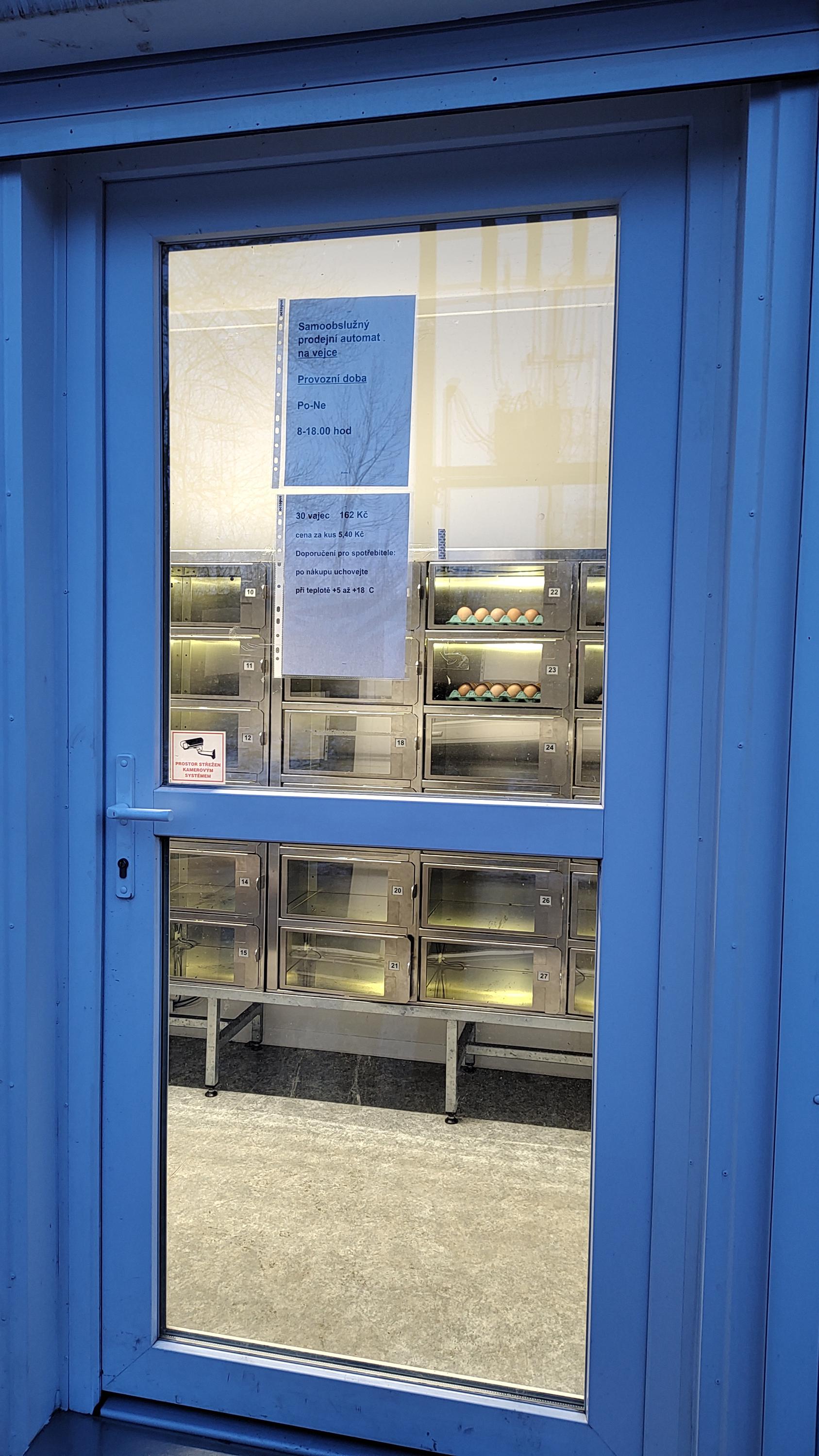 Jeřábek & Vodrážka - automat na vejce foto 2