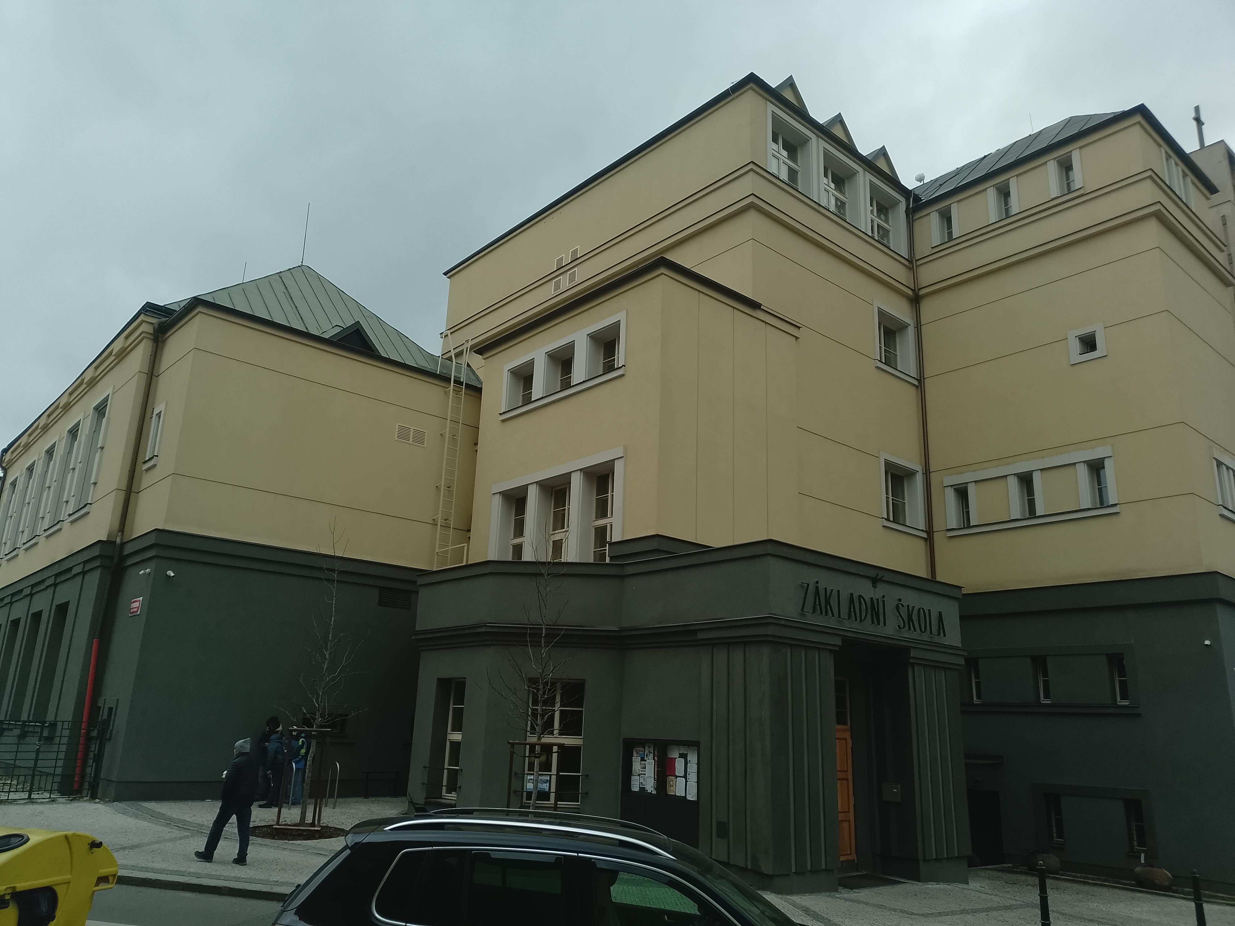 ZŠ Praha 5, Nepomucká foto 3