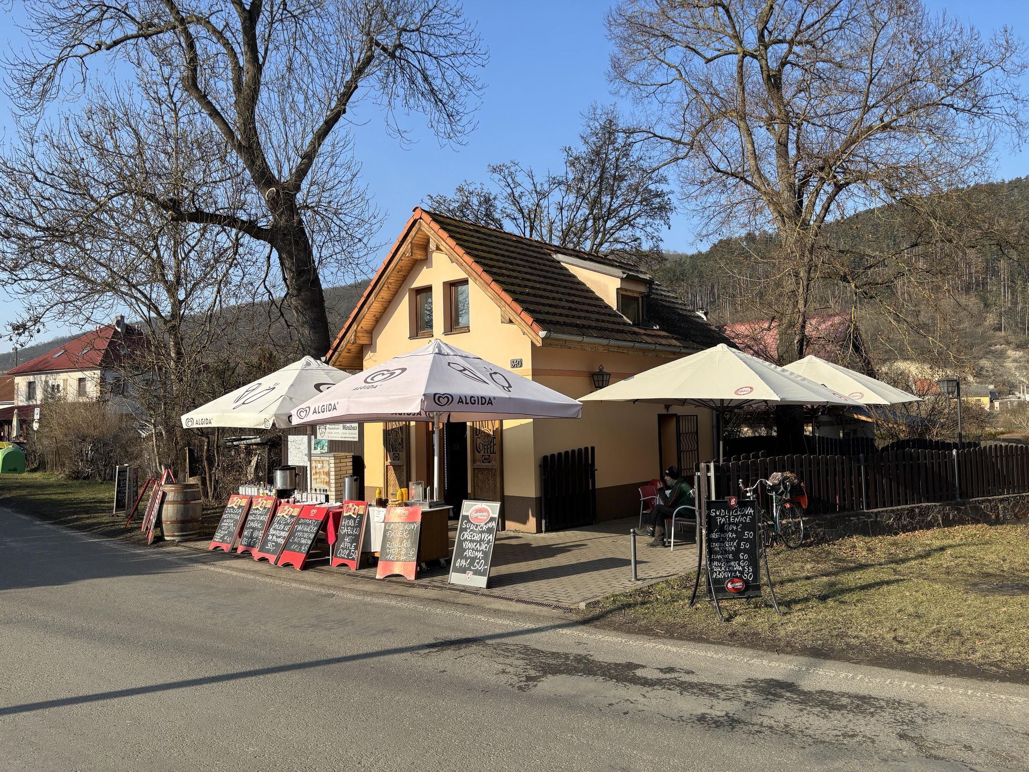 Denní kavárna foto 2