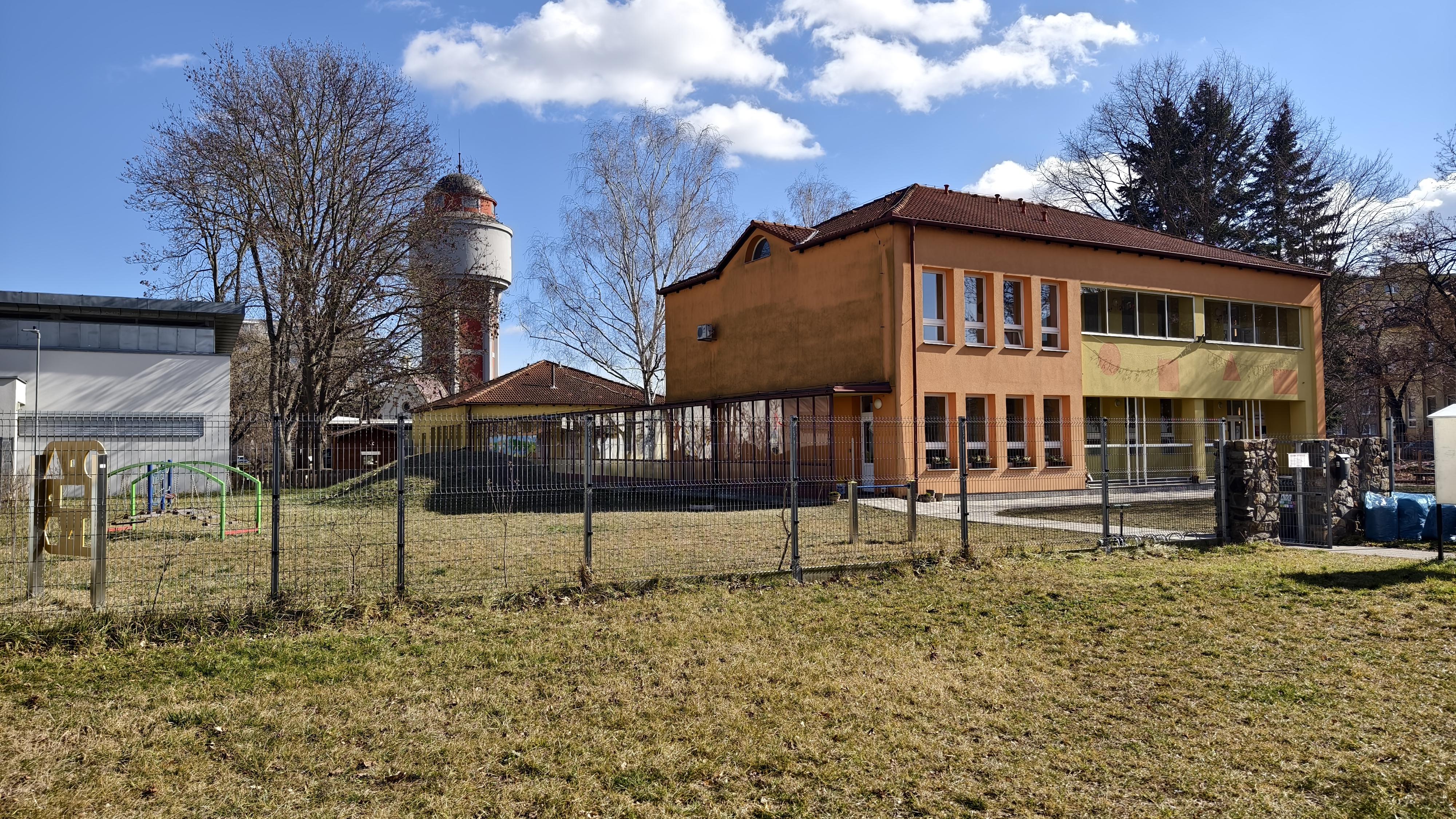 ZŠ a MŠ Břeclav, Dukelských hrdinů