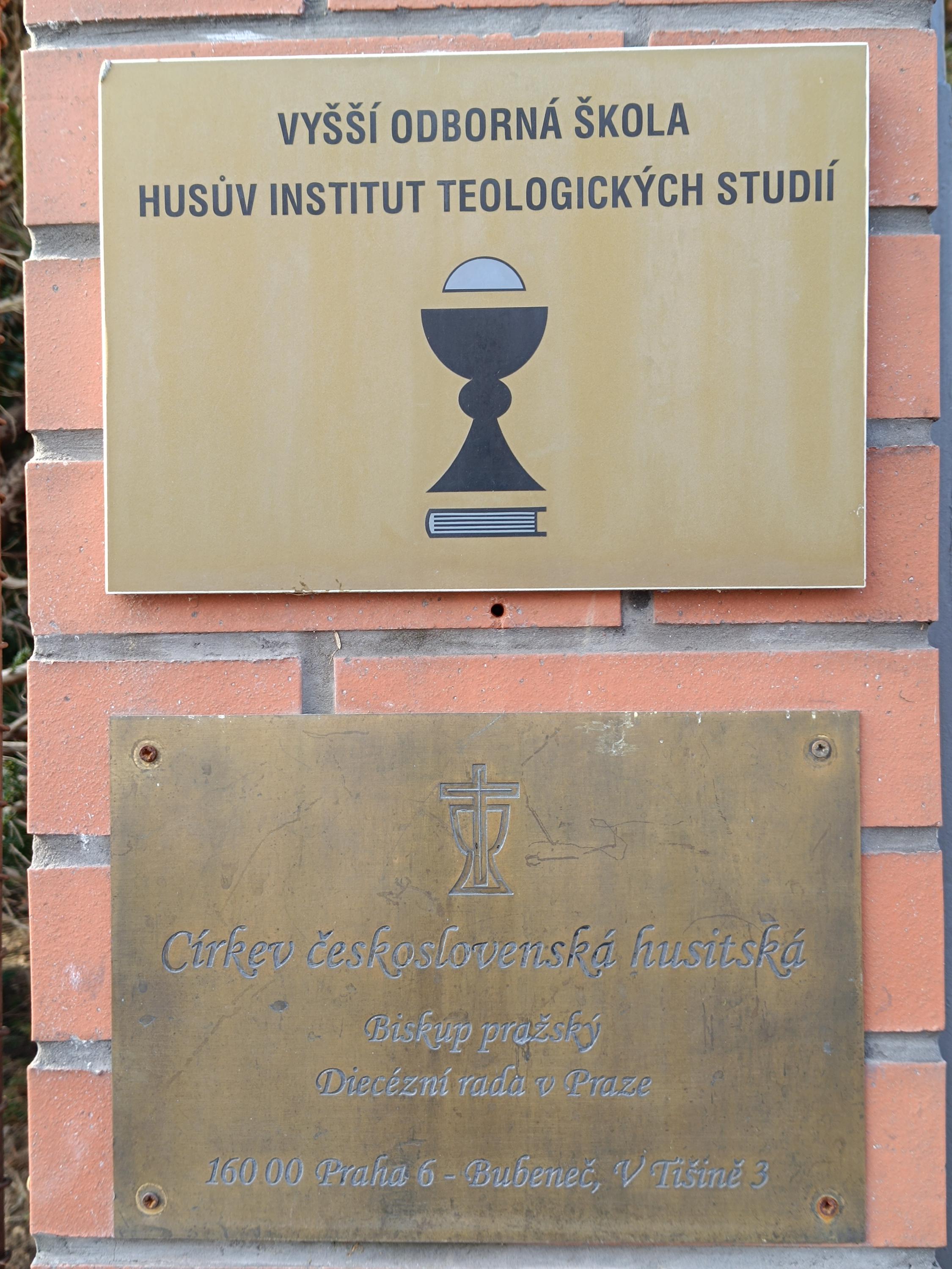 Husův institut teologických studií foto 2