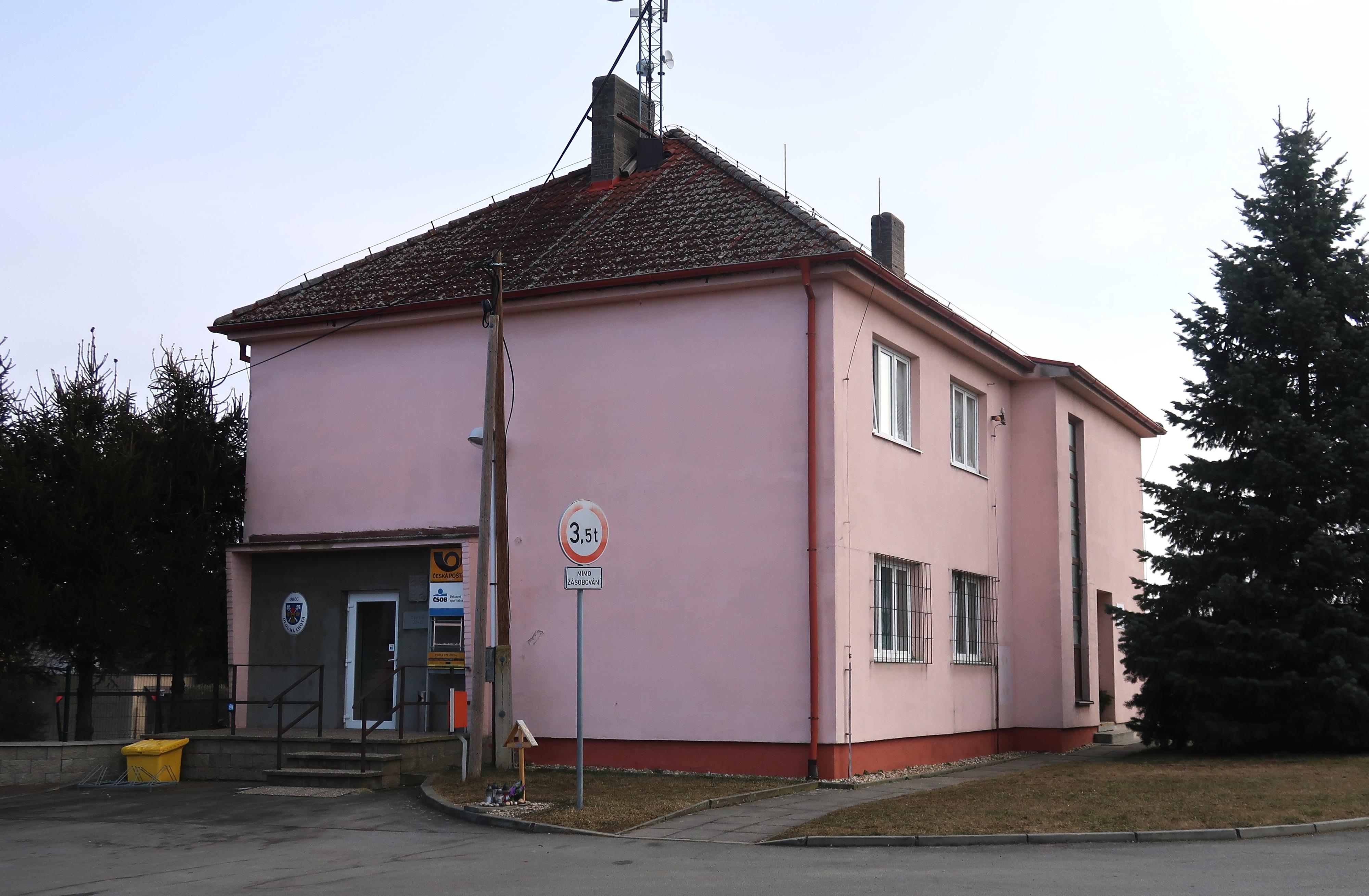 Dlouhá Lhota - obecní úřad foto 2