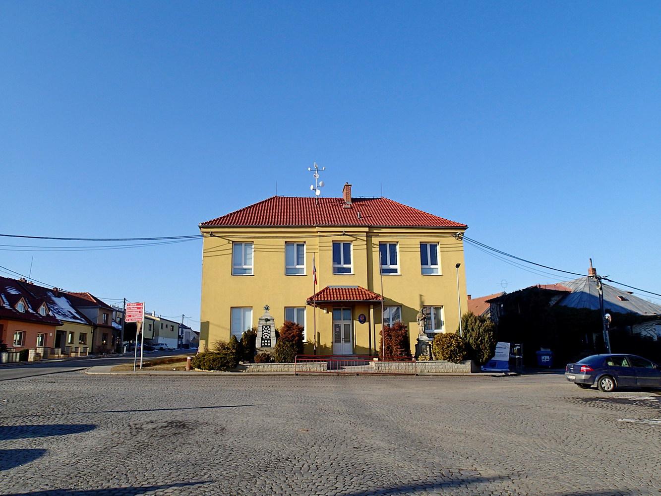Základní škola a Mateřská škola, Domašov okres Brno - venkov foto 2
