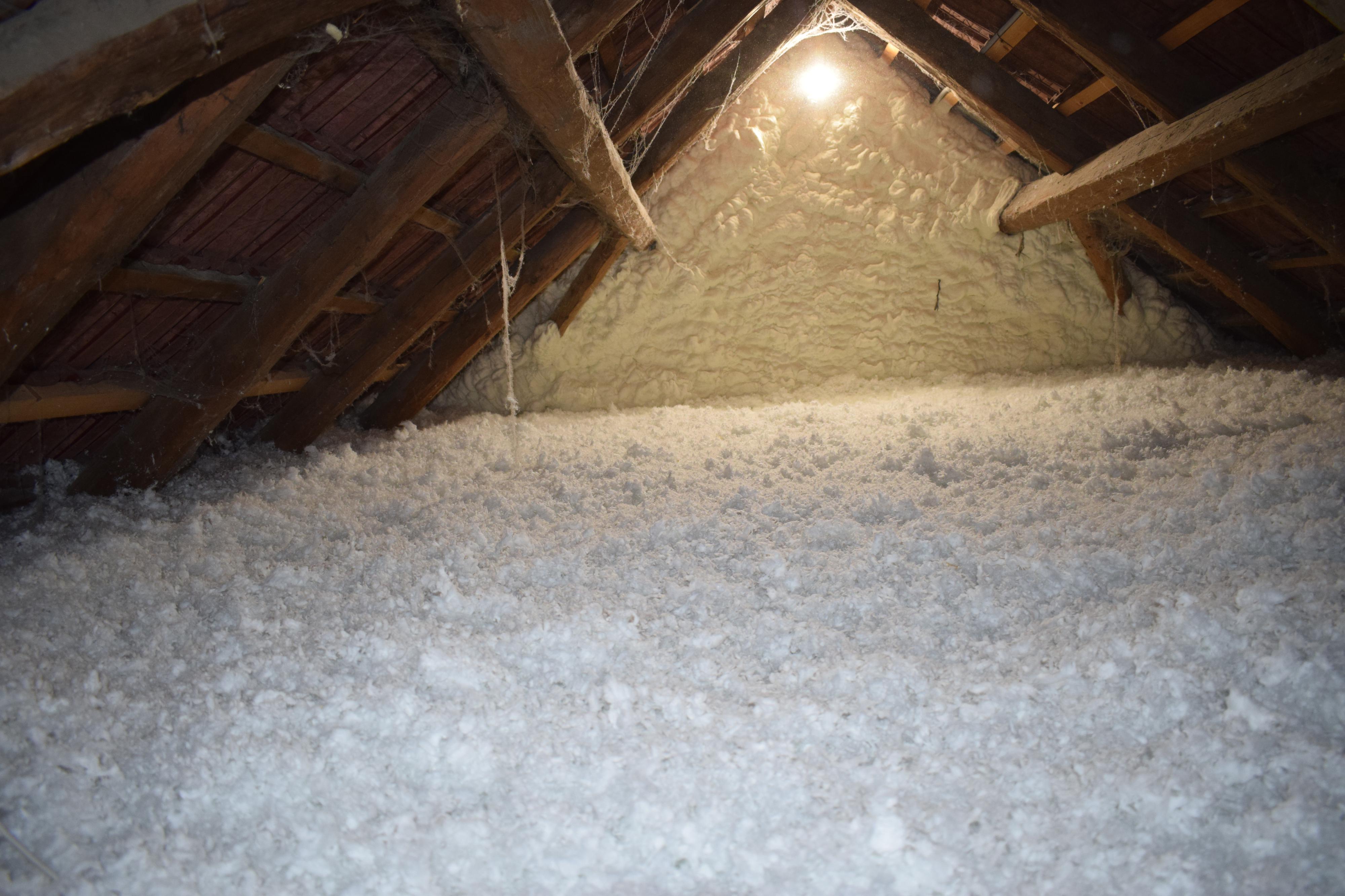 Foukaná a stříkaná izolace MelMar s.r.o. foto 2