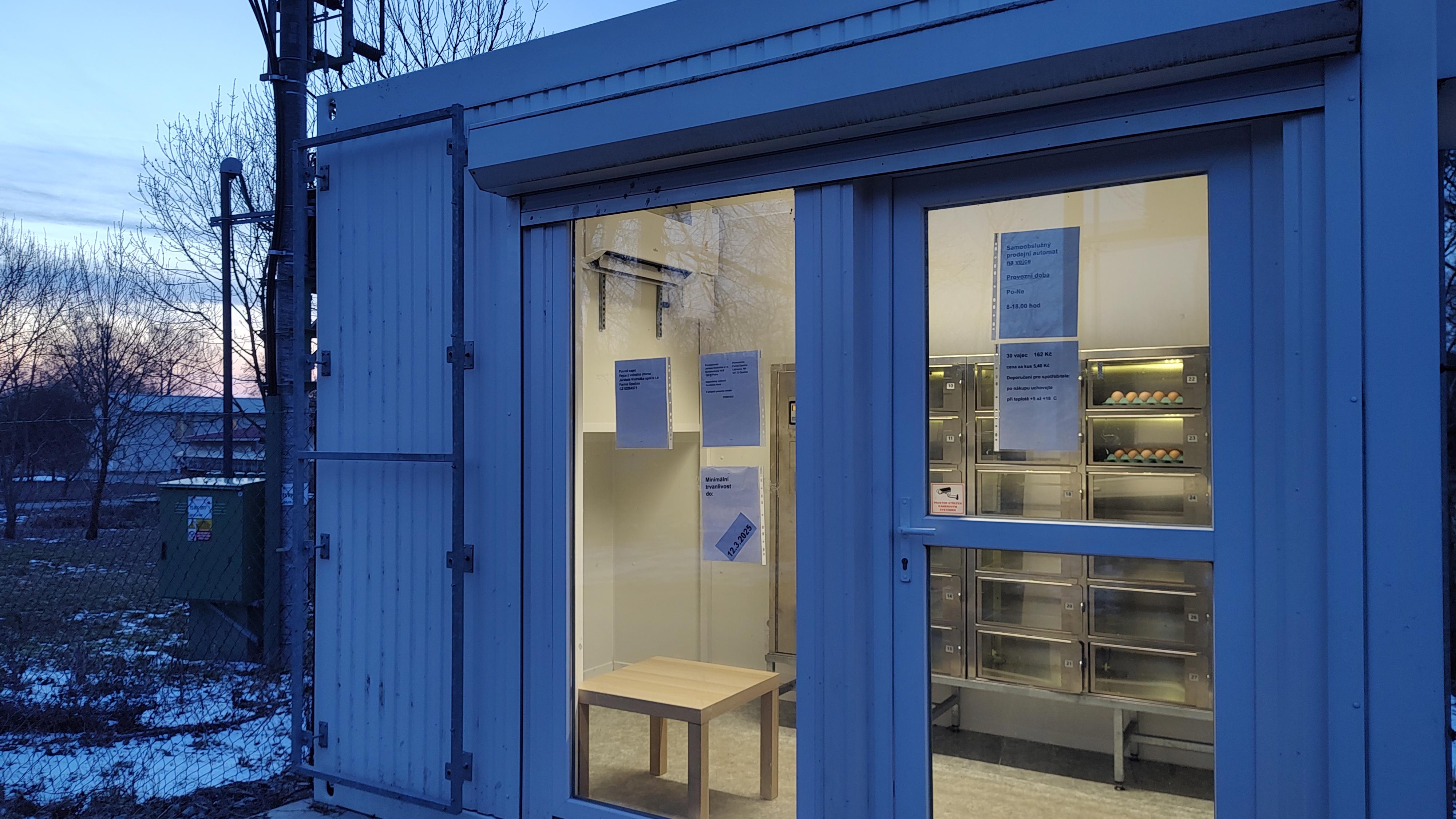 Jeřábek & Vodrážka - automat na vejce