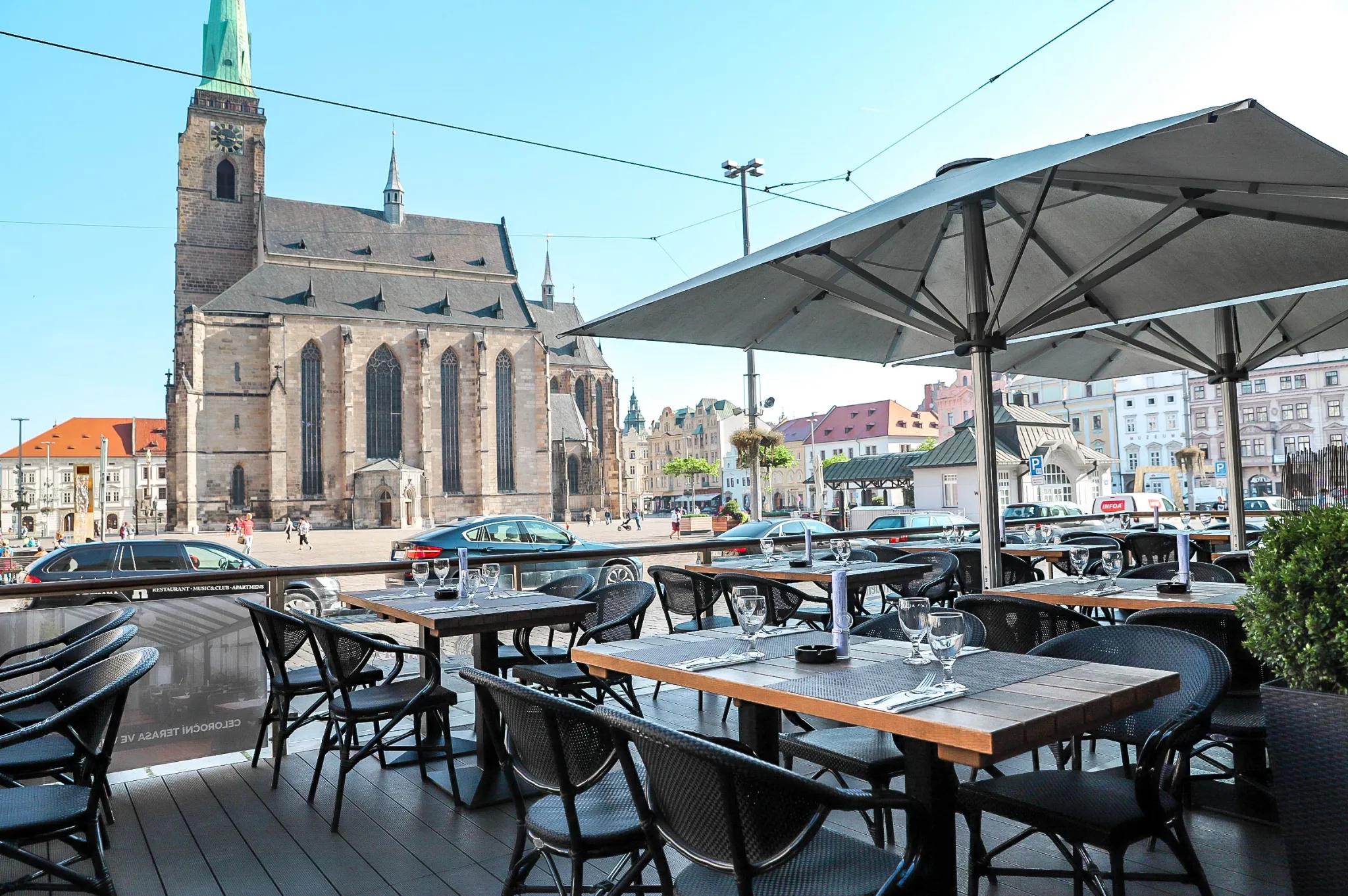 Republika 24 - Restaurace