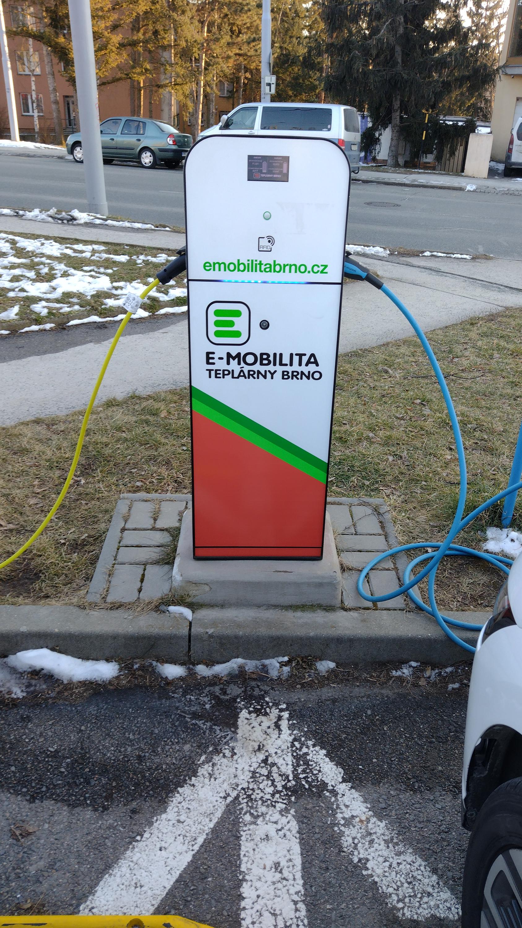 Teplárny Brno, a.s. - nabíjecí stanice foto 3