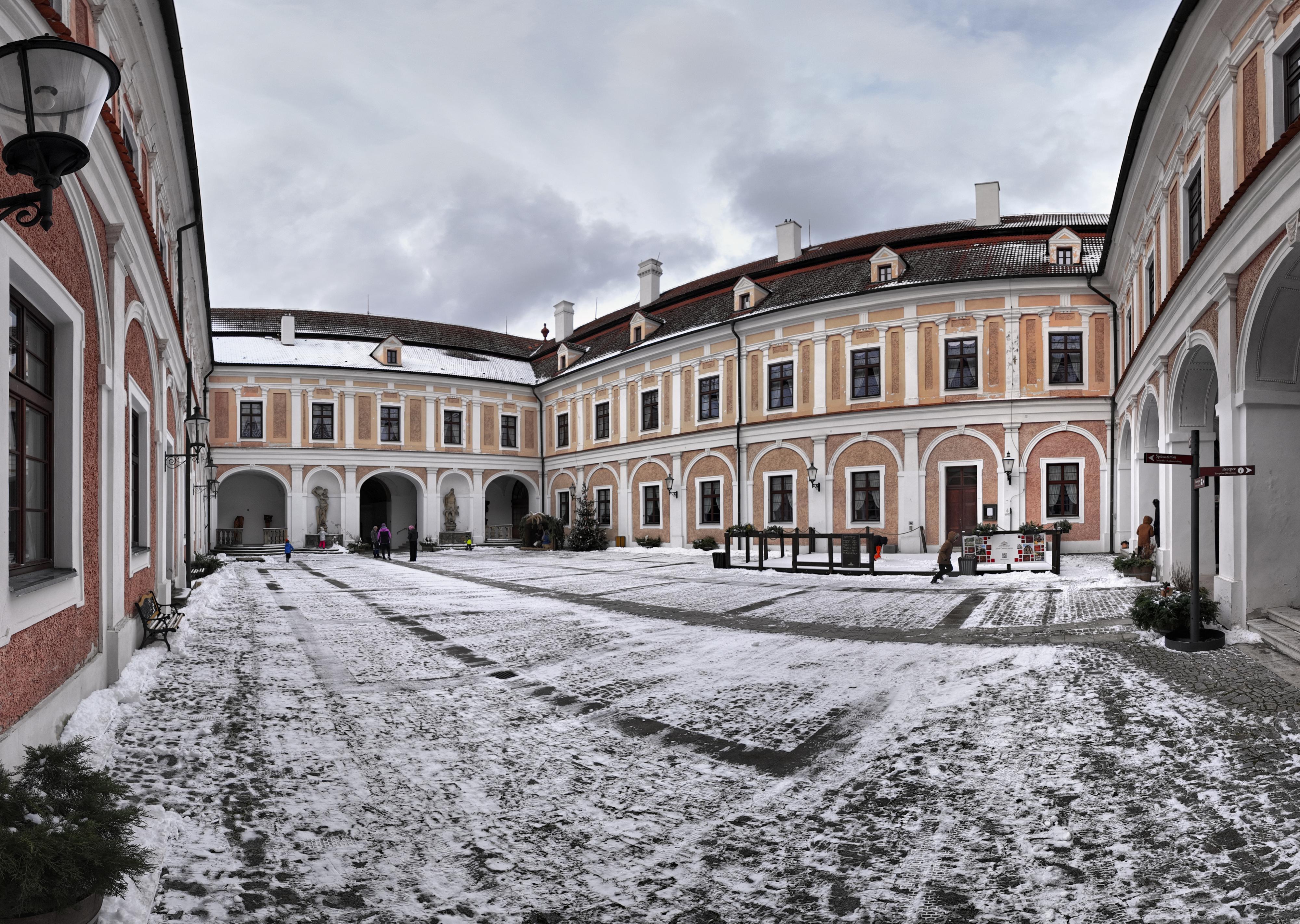 Zámek Červený Hrádek foto 5