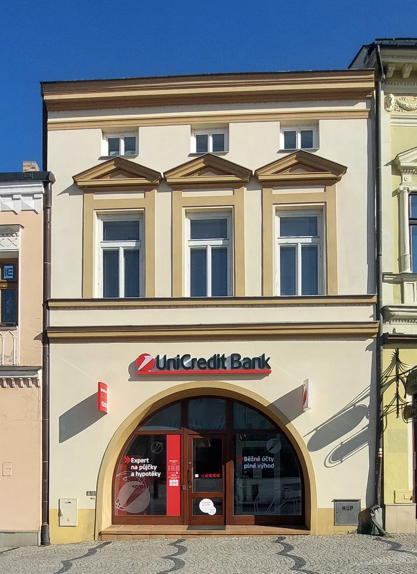 UniCredit Bank Czech Republic and Slovakia, a.s. foto 2