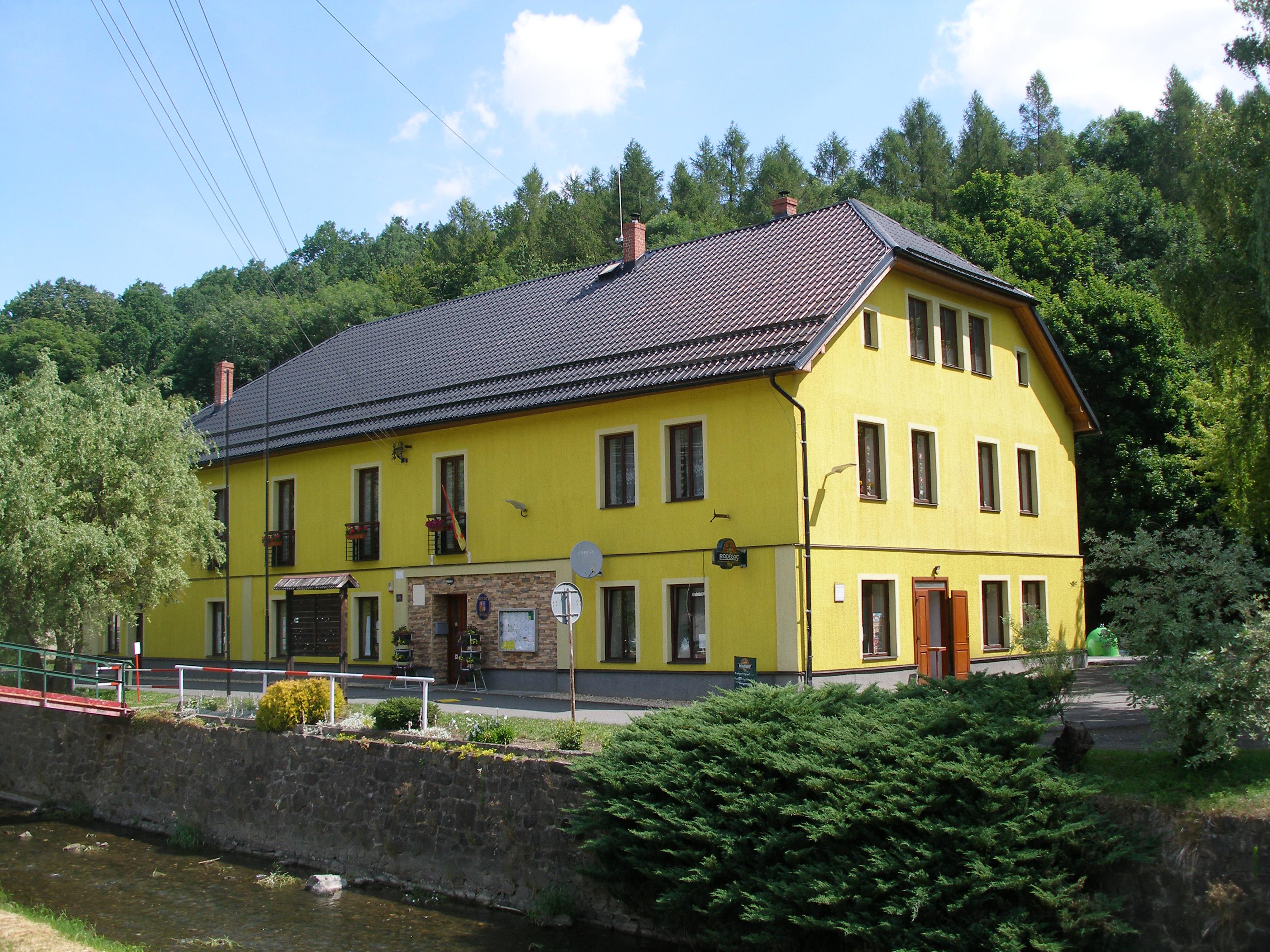 Dívčí Hrad - obecní úřad foto 4