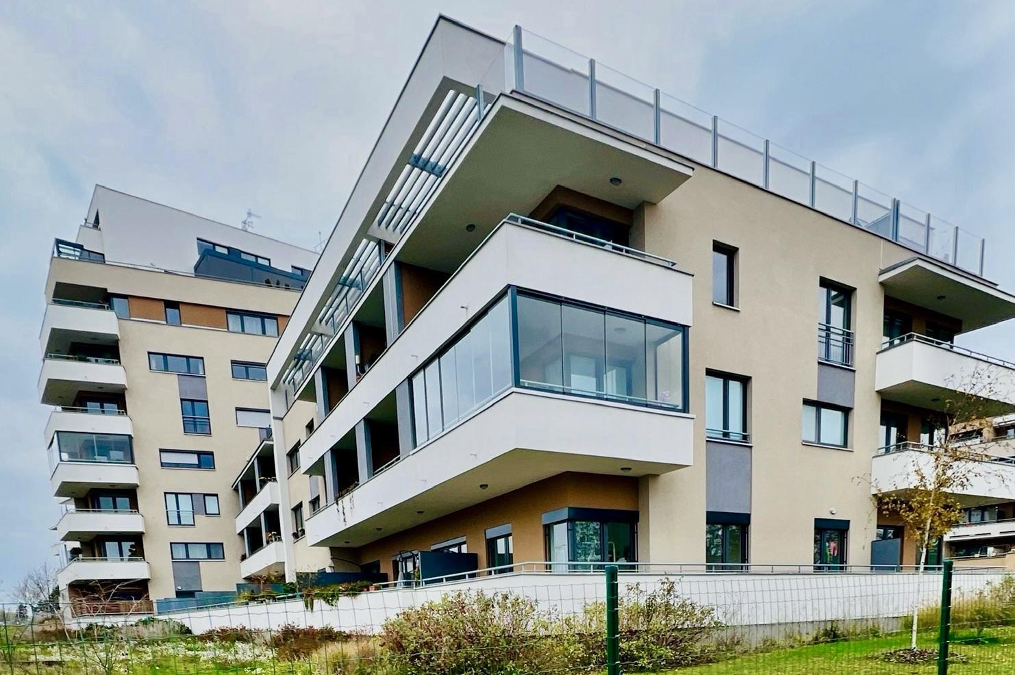 Dentální hygiena NAŠE ZUBY - Mgr. Monika Mrzenová DiS.