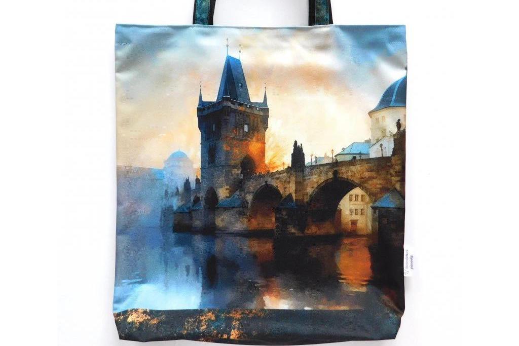 Šití tašek a doplňků na přání.