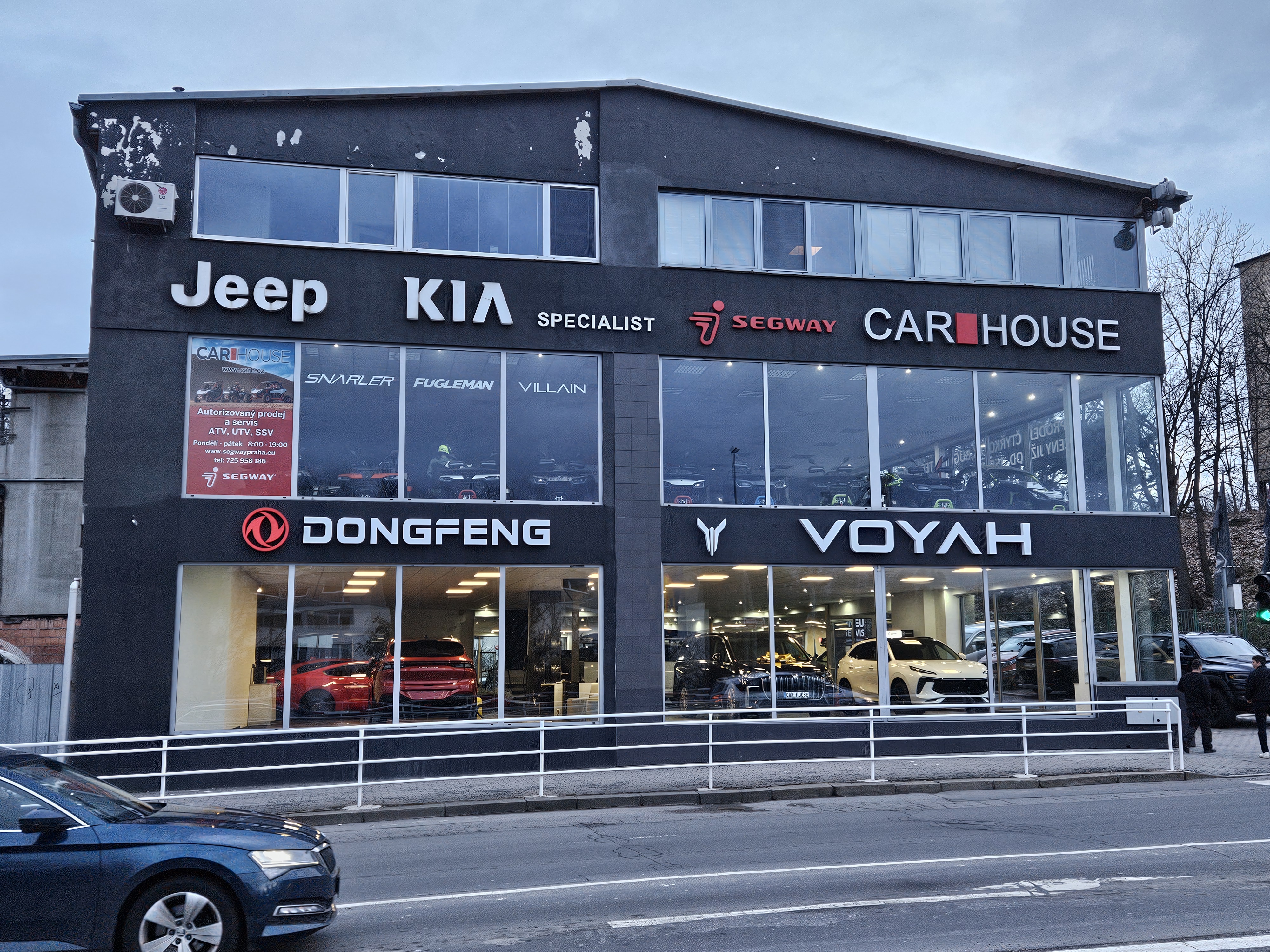 CAR HOUSE foto 4