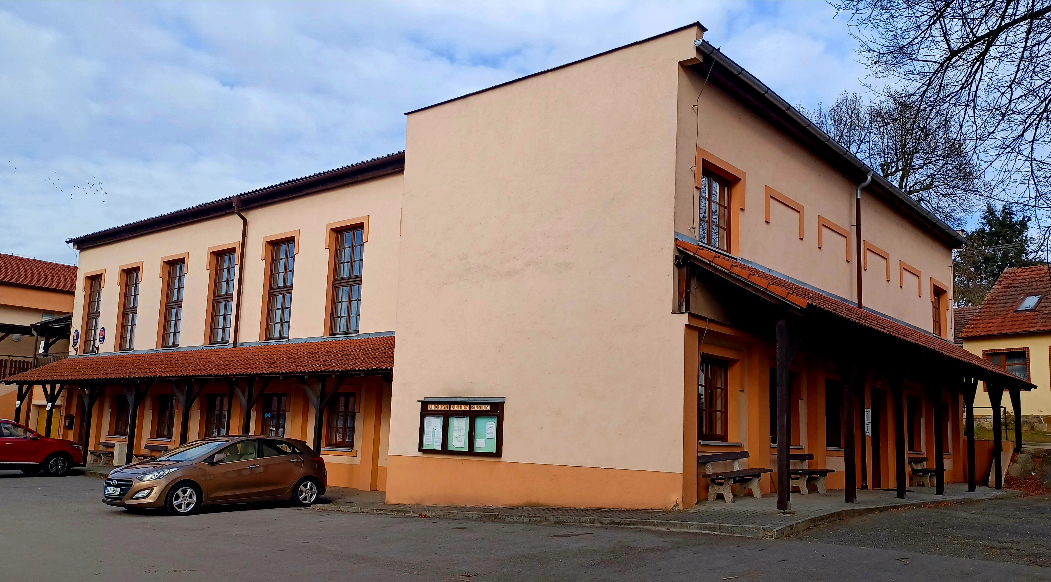 Obecní knihovna Putim foto 2