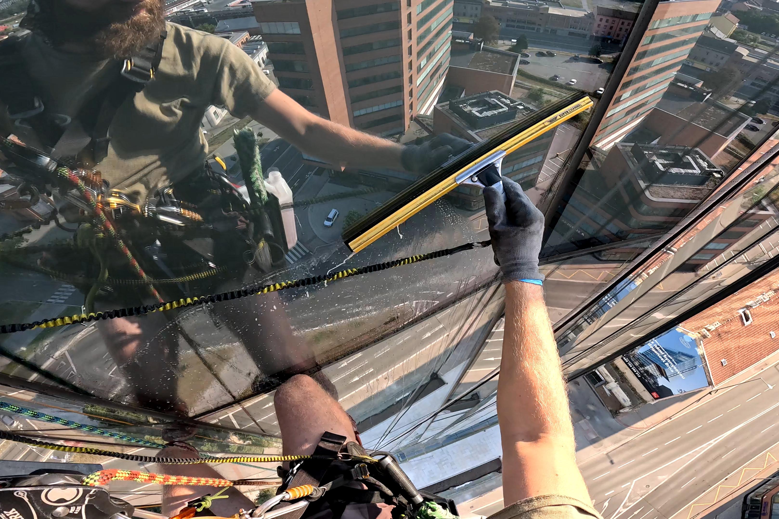 ORESKY.cz | Výškové a úklidové práce