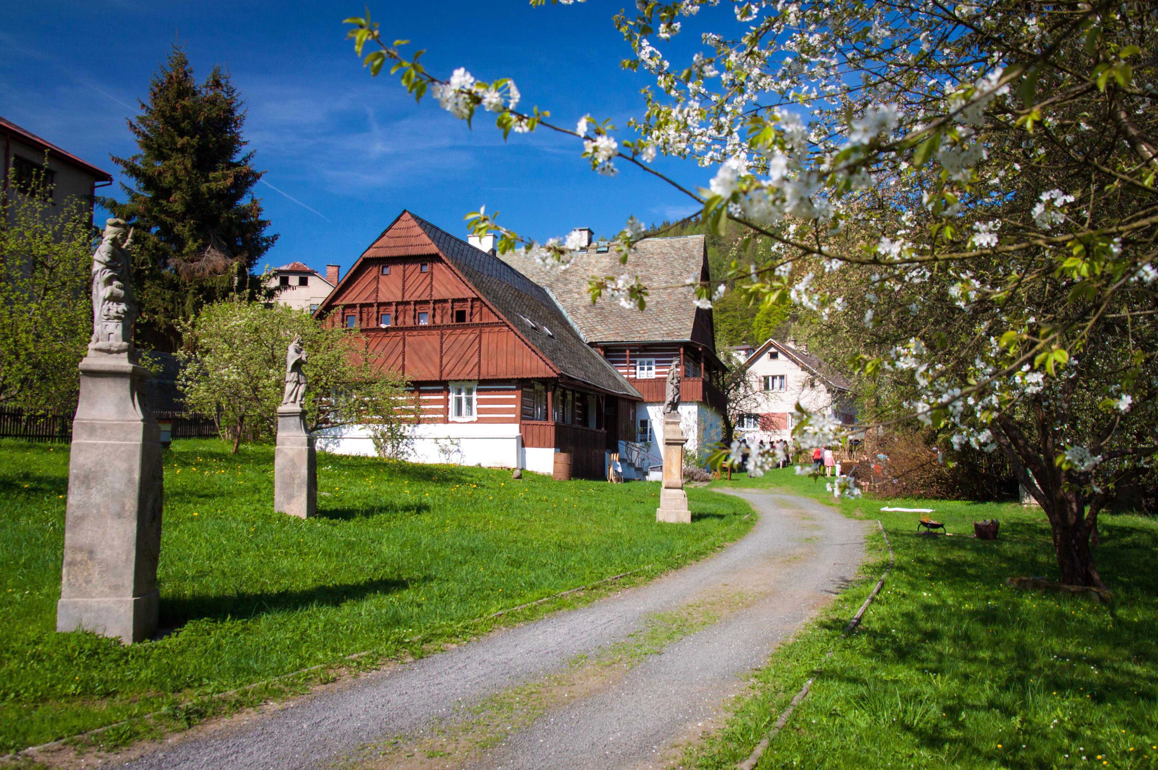 Roubená stavba Běliště