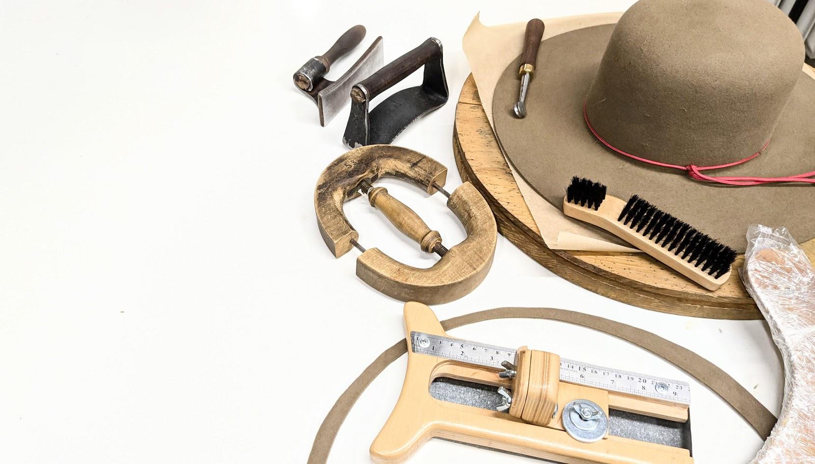 Modiství – Kloboučnictví Hana Škorpilová foto 4