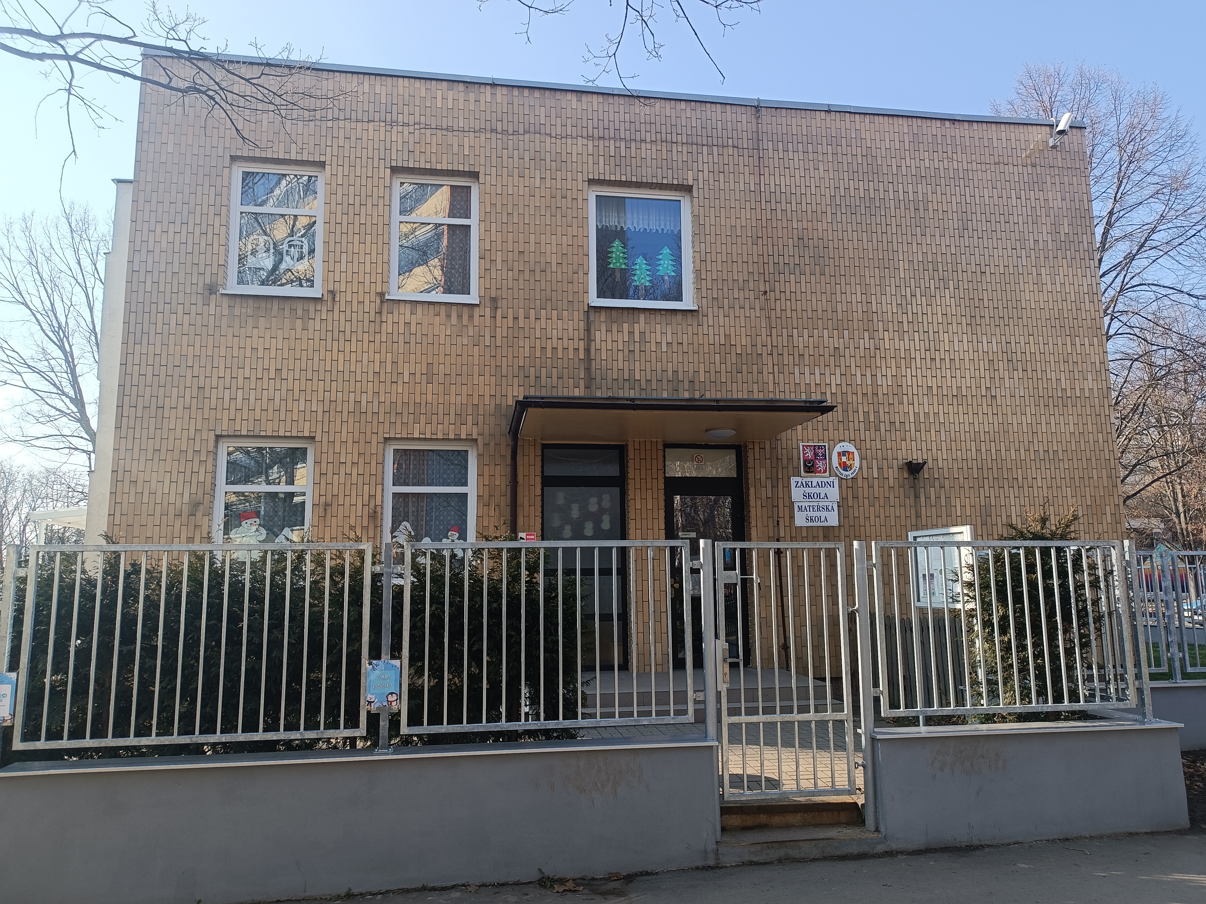 ZŠ a MŠ Na Slovance, Praha 8 foto 5