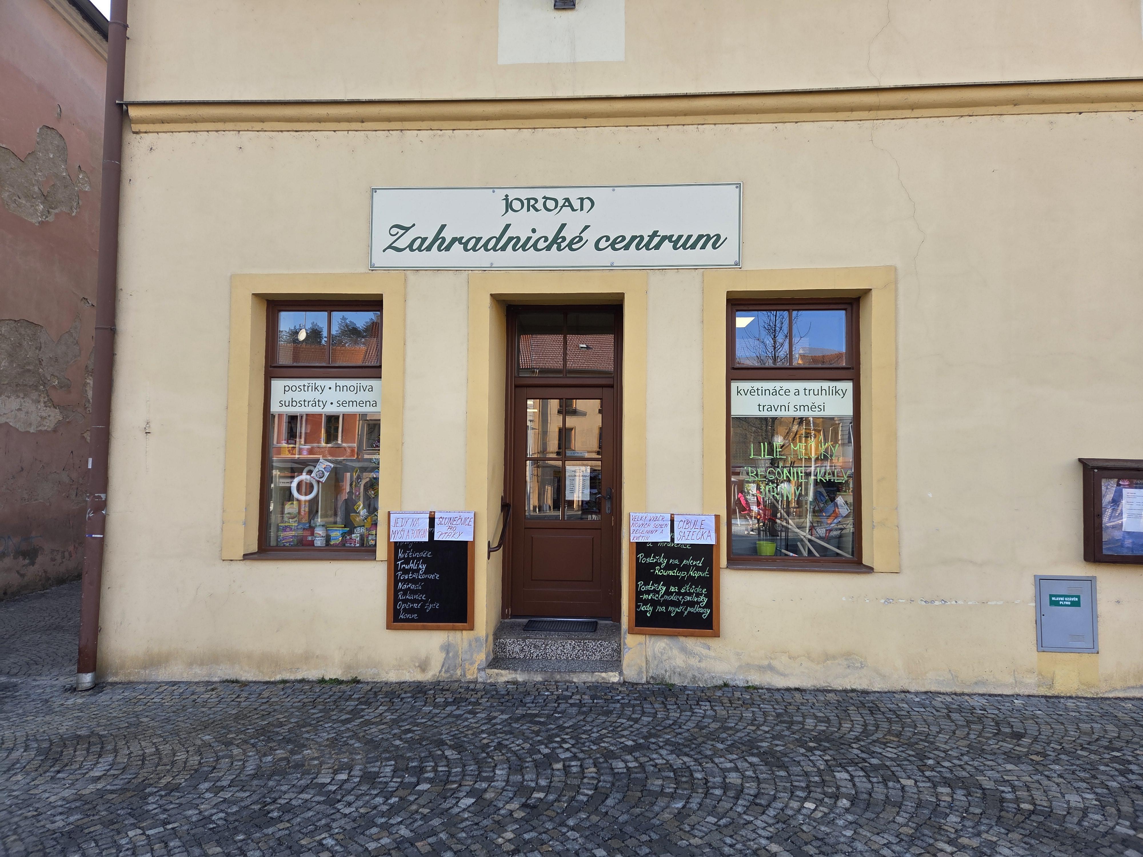 JORDAN - Zahradnické centrum foto 2