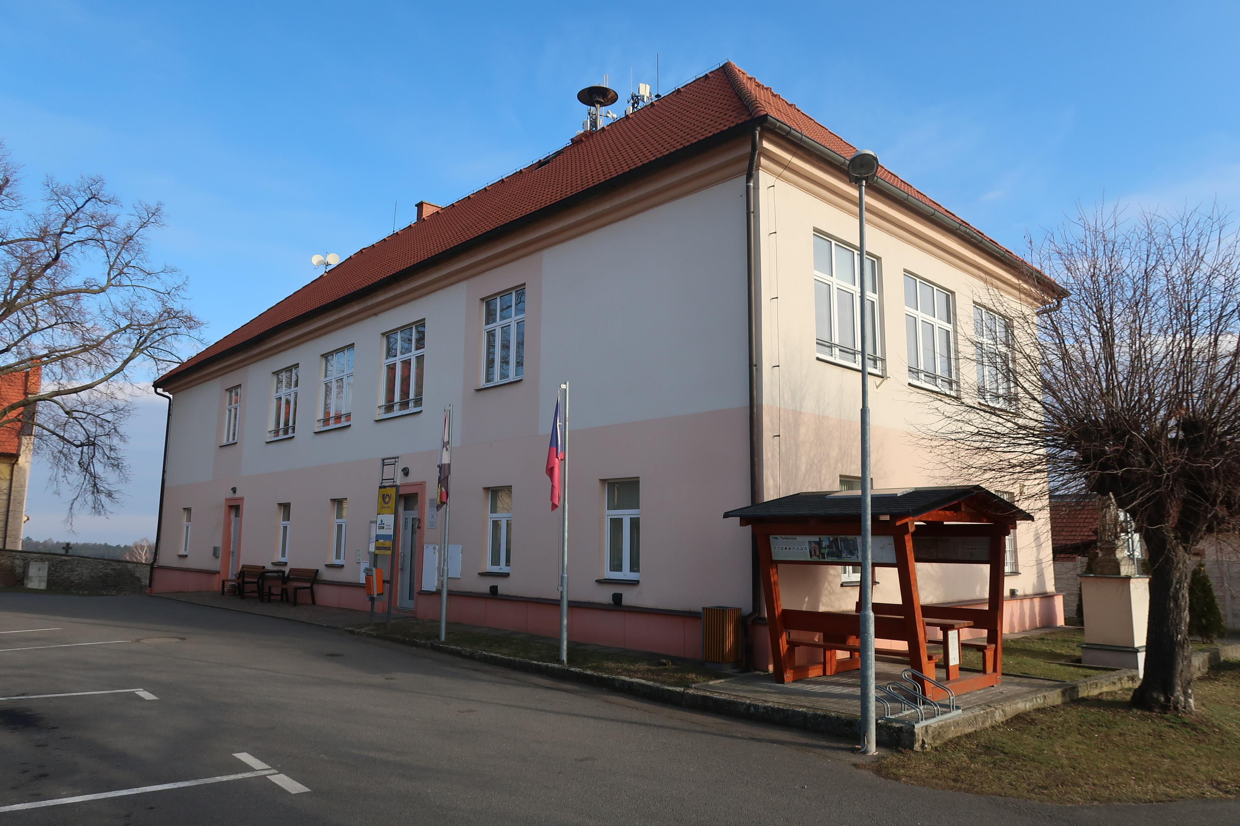 Turkovice - obecní úřad foto 2
