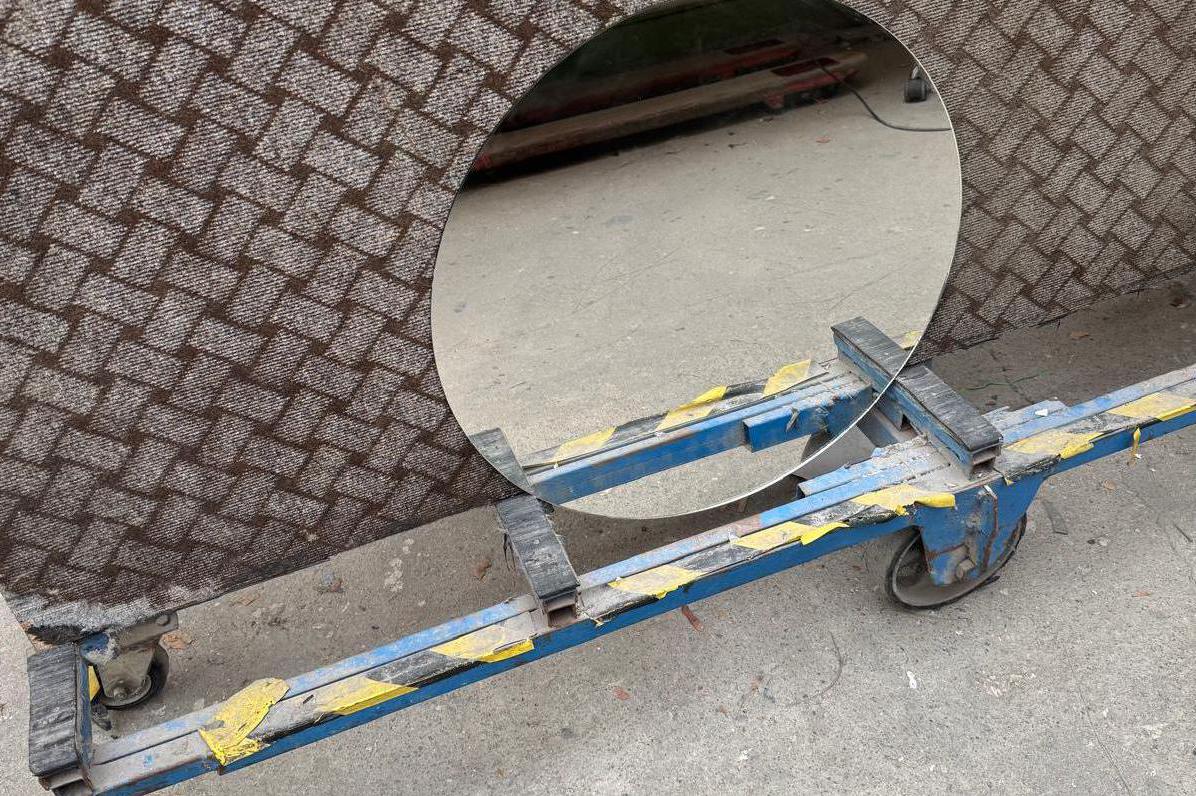 ZRCADLA-zaměření ,výroba,montáž,