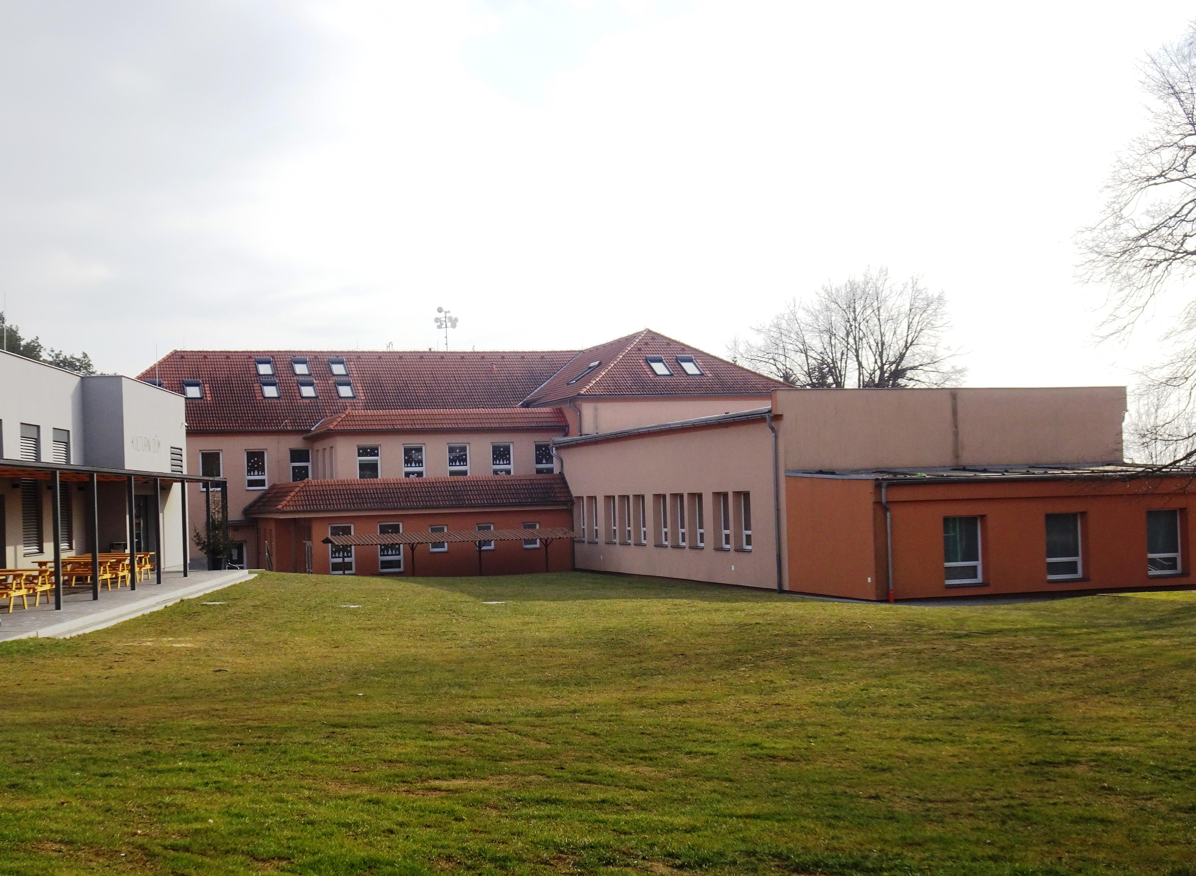 Základní škola a Mateřská škola Valeč