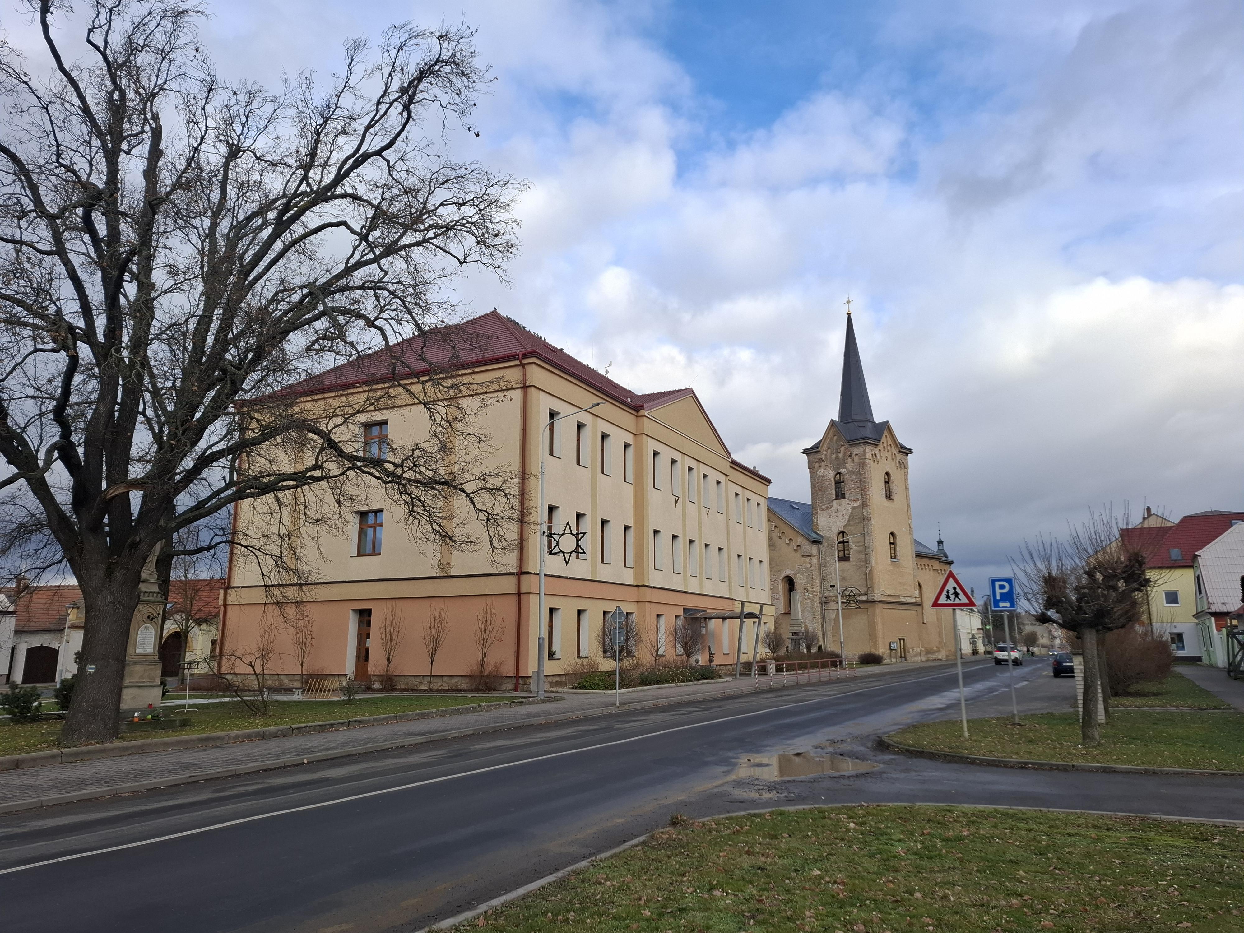 Základní škola Městec Králové foto 2