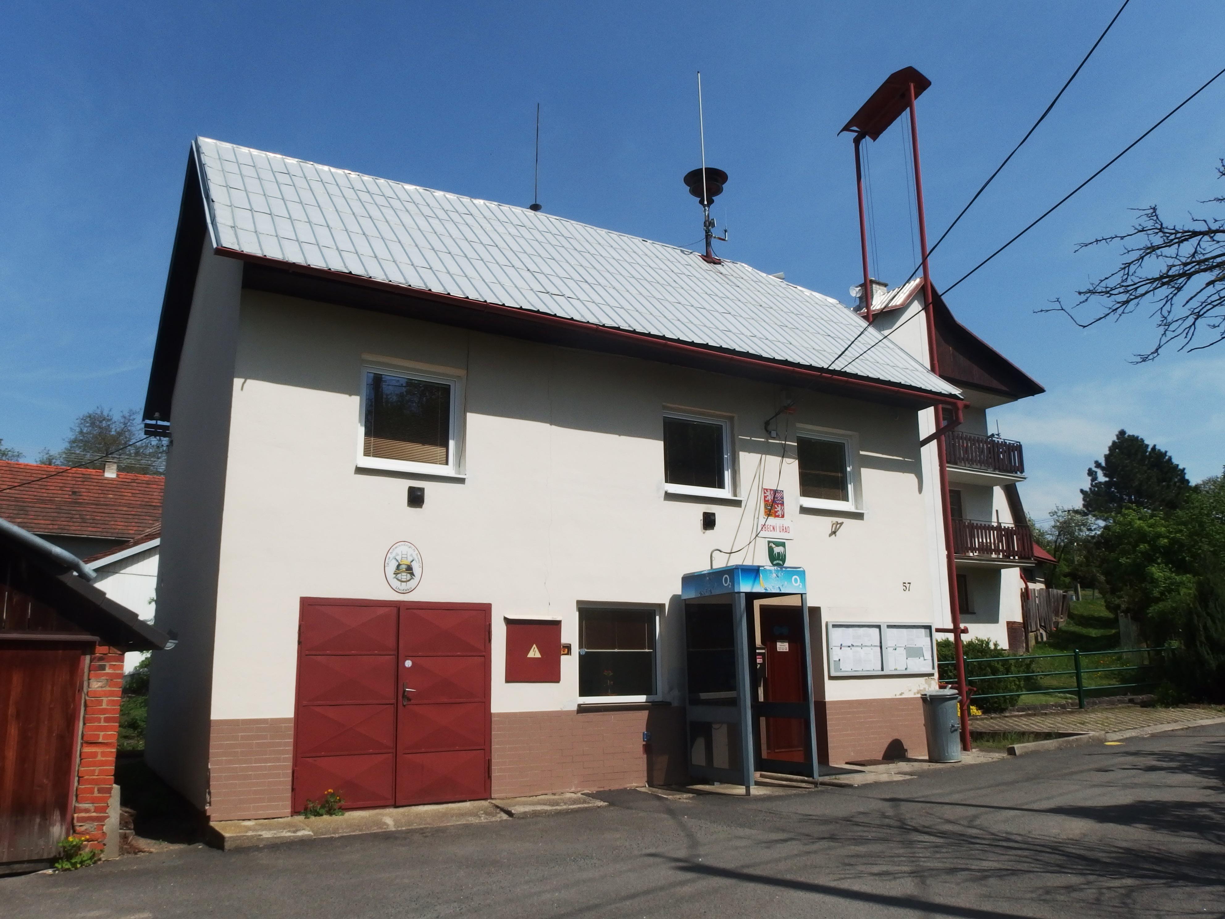 Lhotsko - obecní úřad