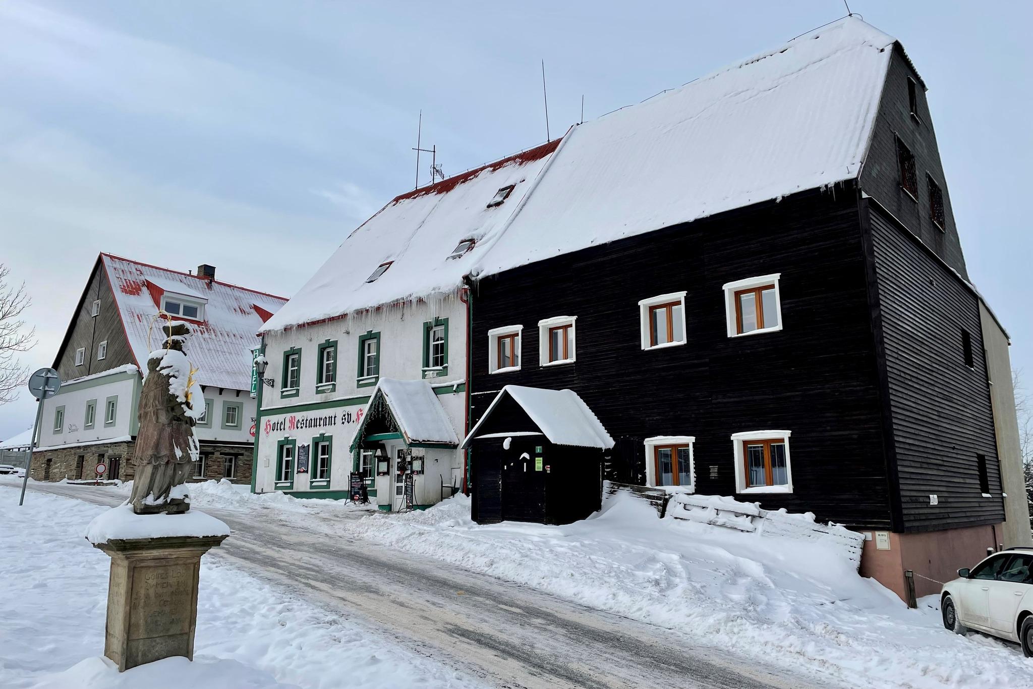 Římskokatolická farnost Ostrov