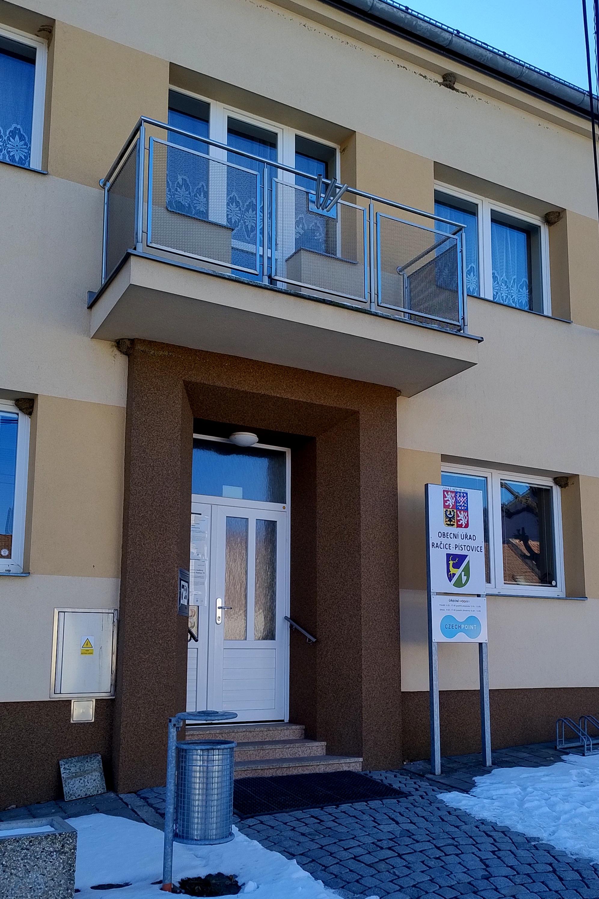 Račiče - Pístovice - obecní úřad foto 2