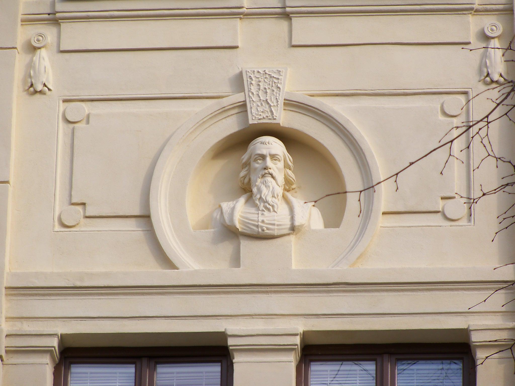 ZŠ J. A. Komenského, náměstí Republiky foto 1