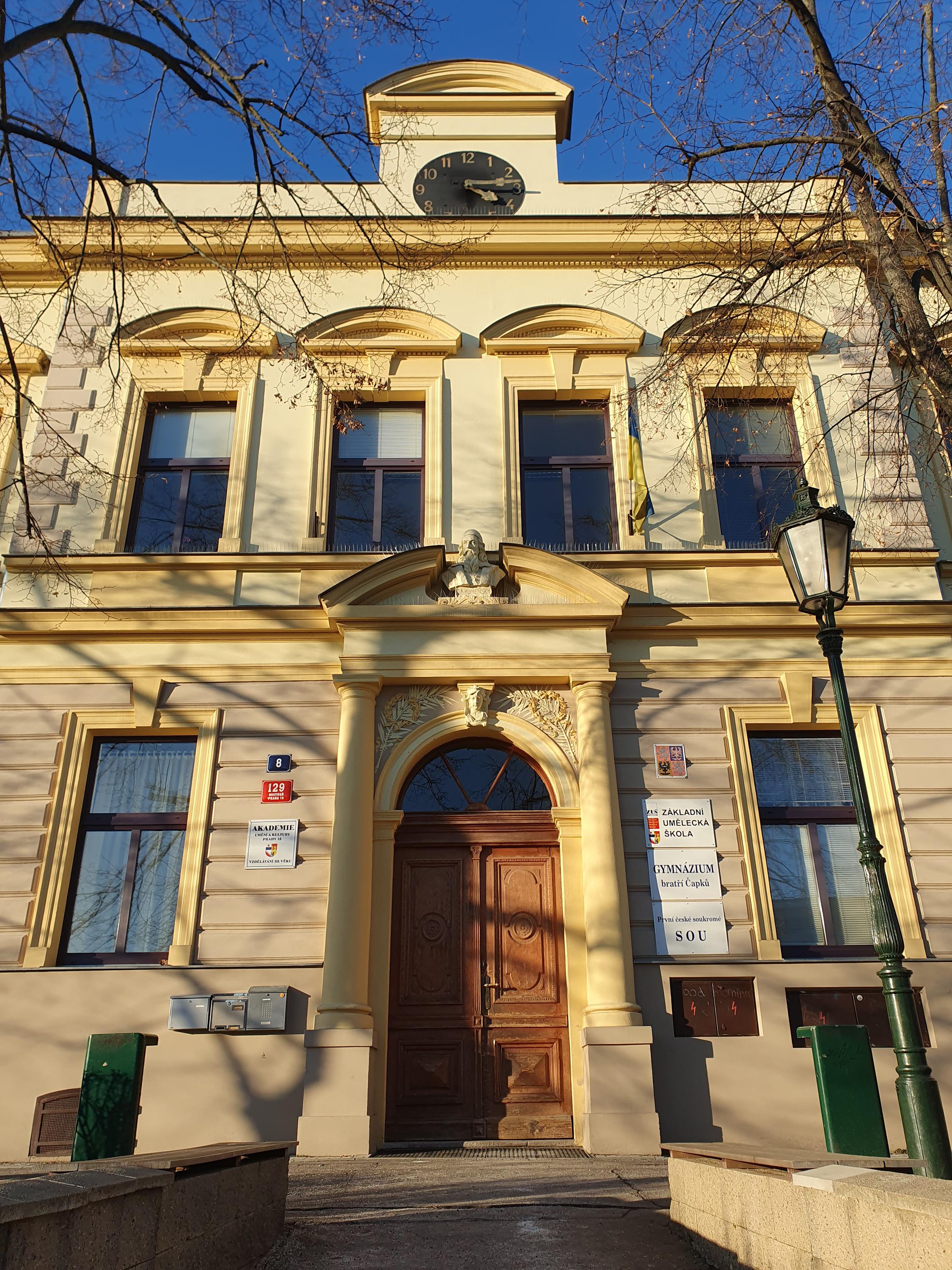 ZUŠ Praha 10, Trhanovské náměstí foto 2
