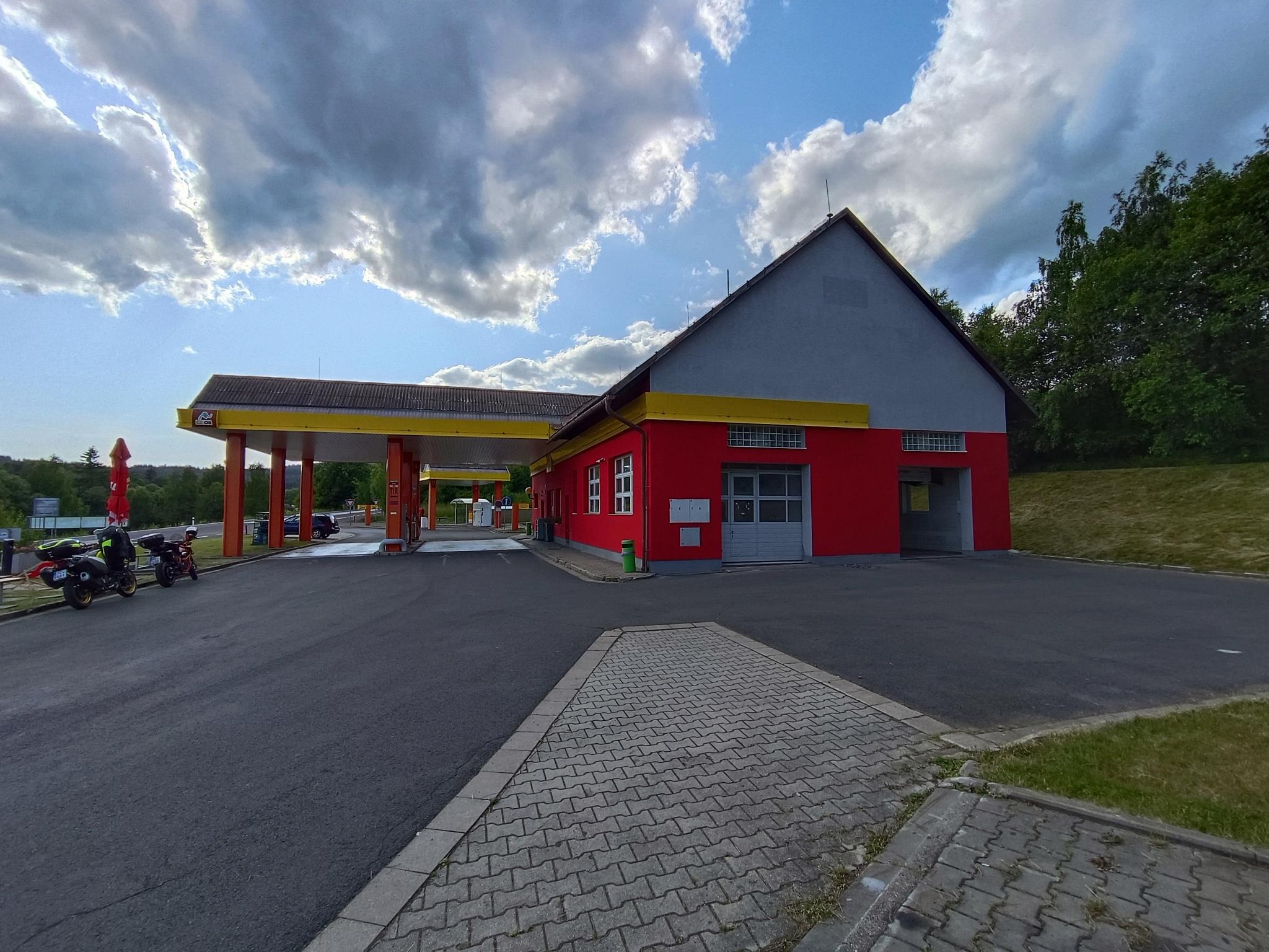 DZ OIL Stará Ves u Rýmařova, čerpací stanice foto 2