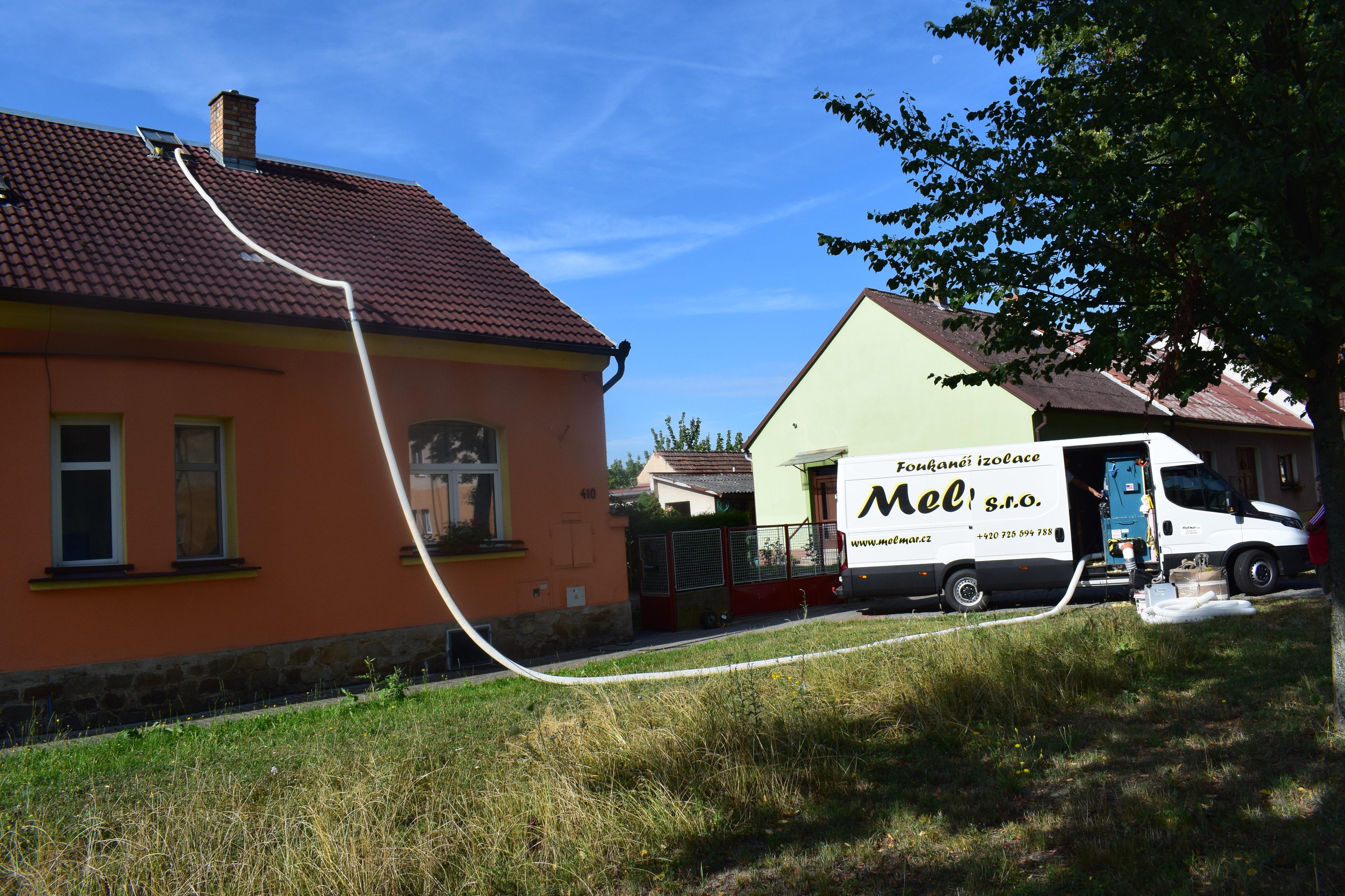 Foukaná a stříkaná izolace MelMar s.r.o. foto 3