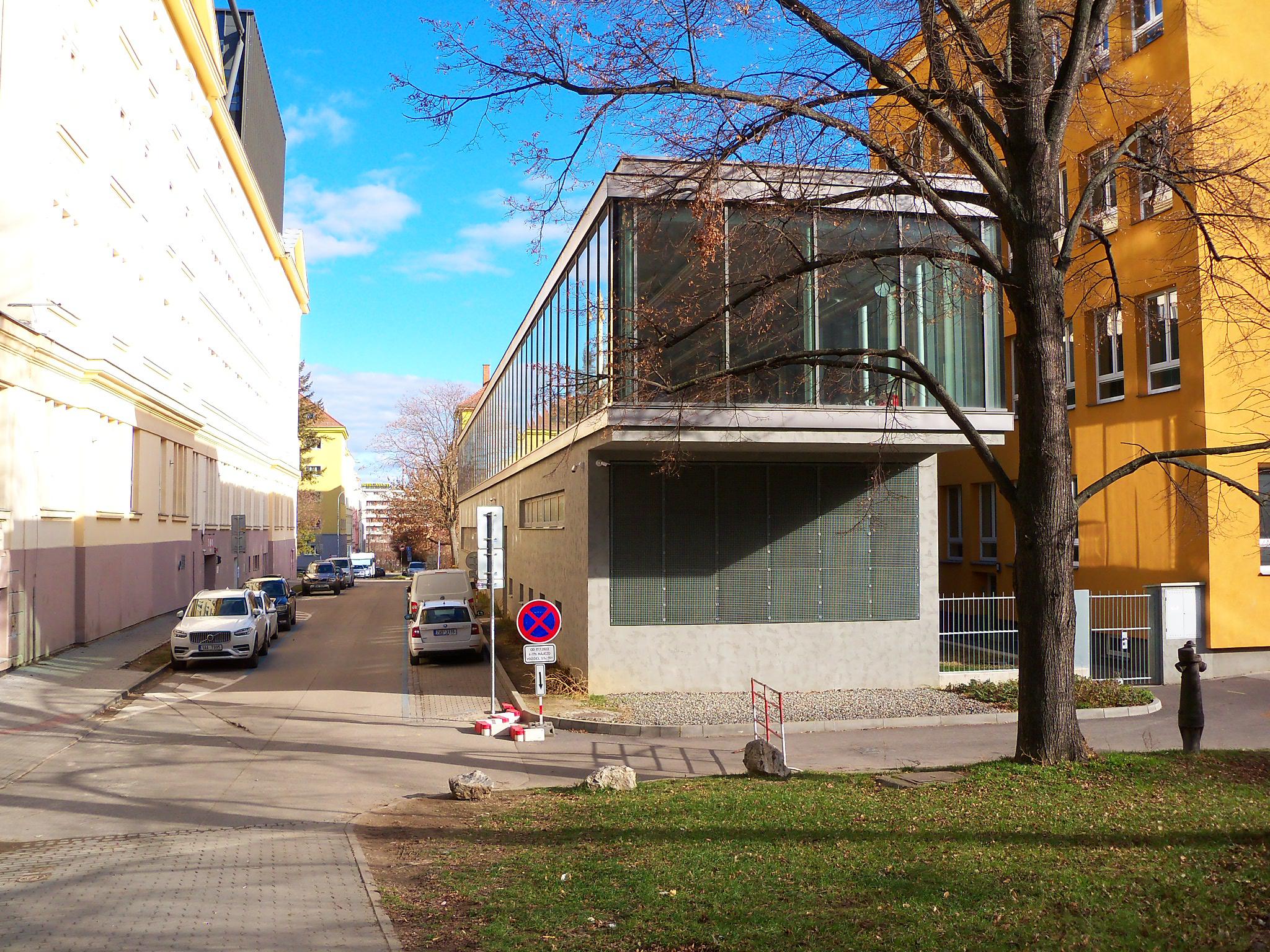 Sportovní gymnázium Ludvíka Daňka, Brno - sportovní hala foto 5