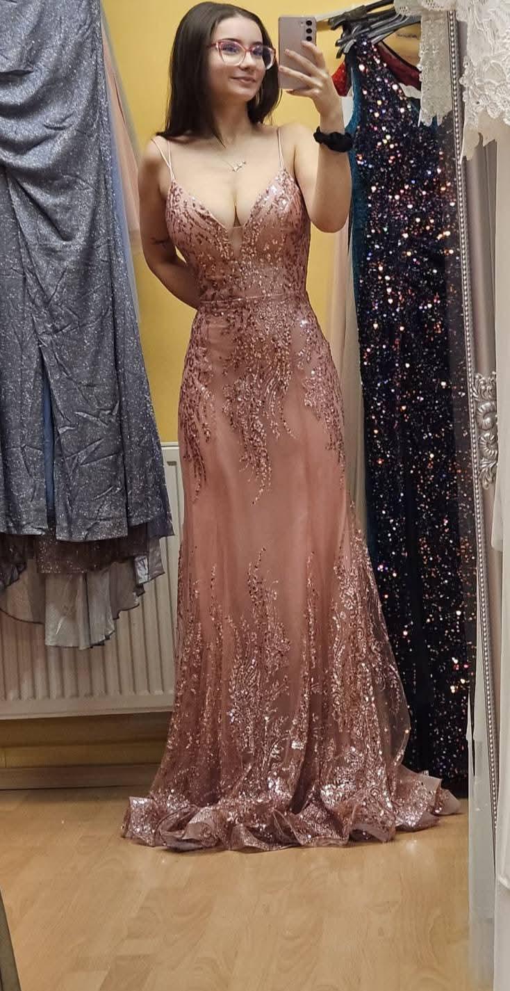 Eshopák společenská móda foto 2